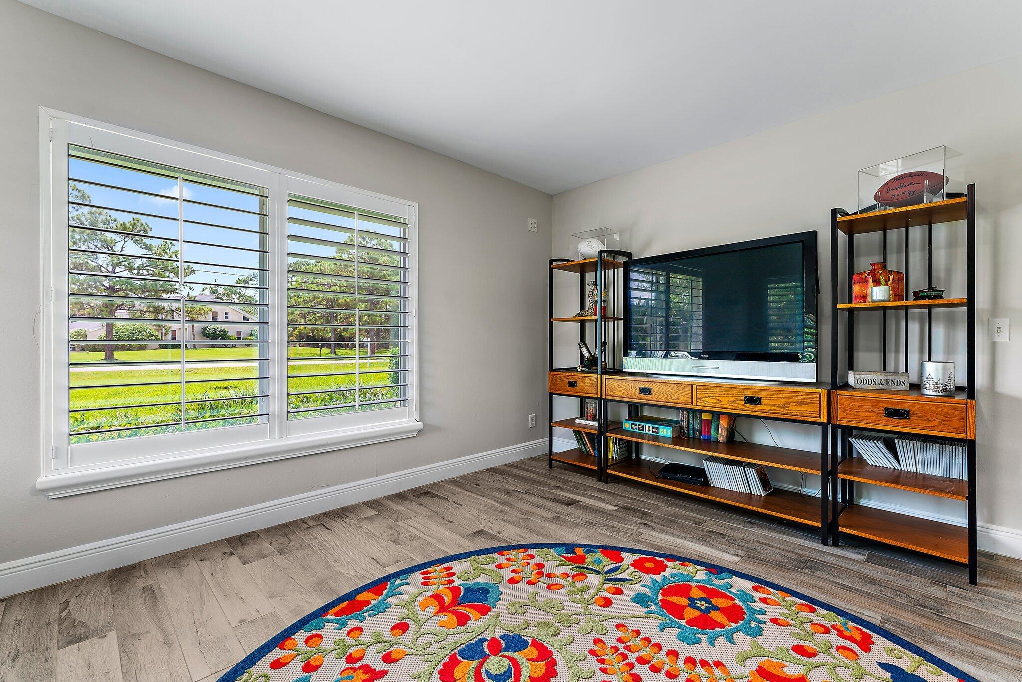 15864 72nd Drive N