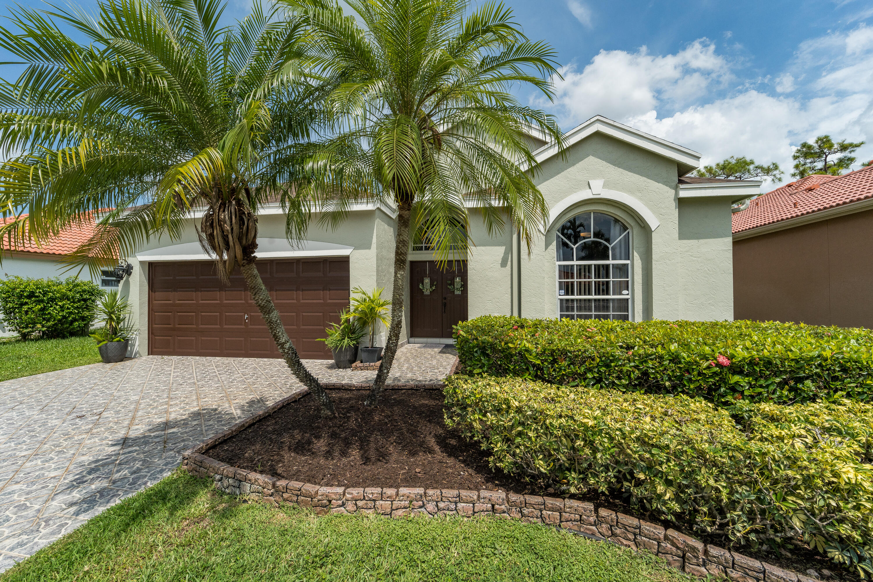 142 Derby Lane