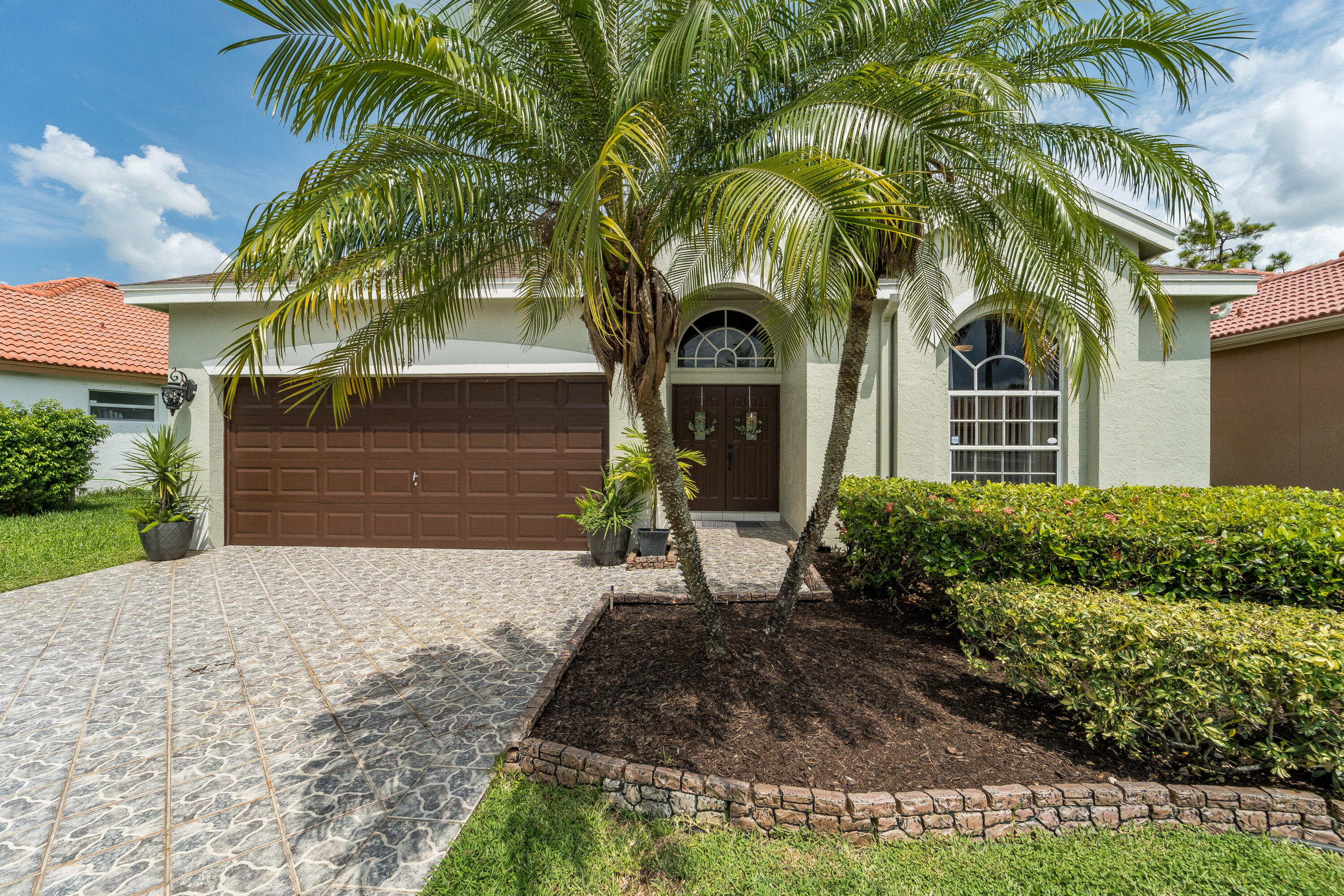 142 Derby Lane