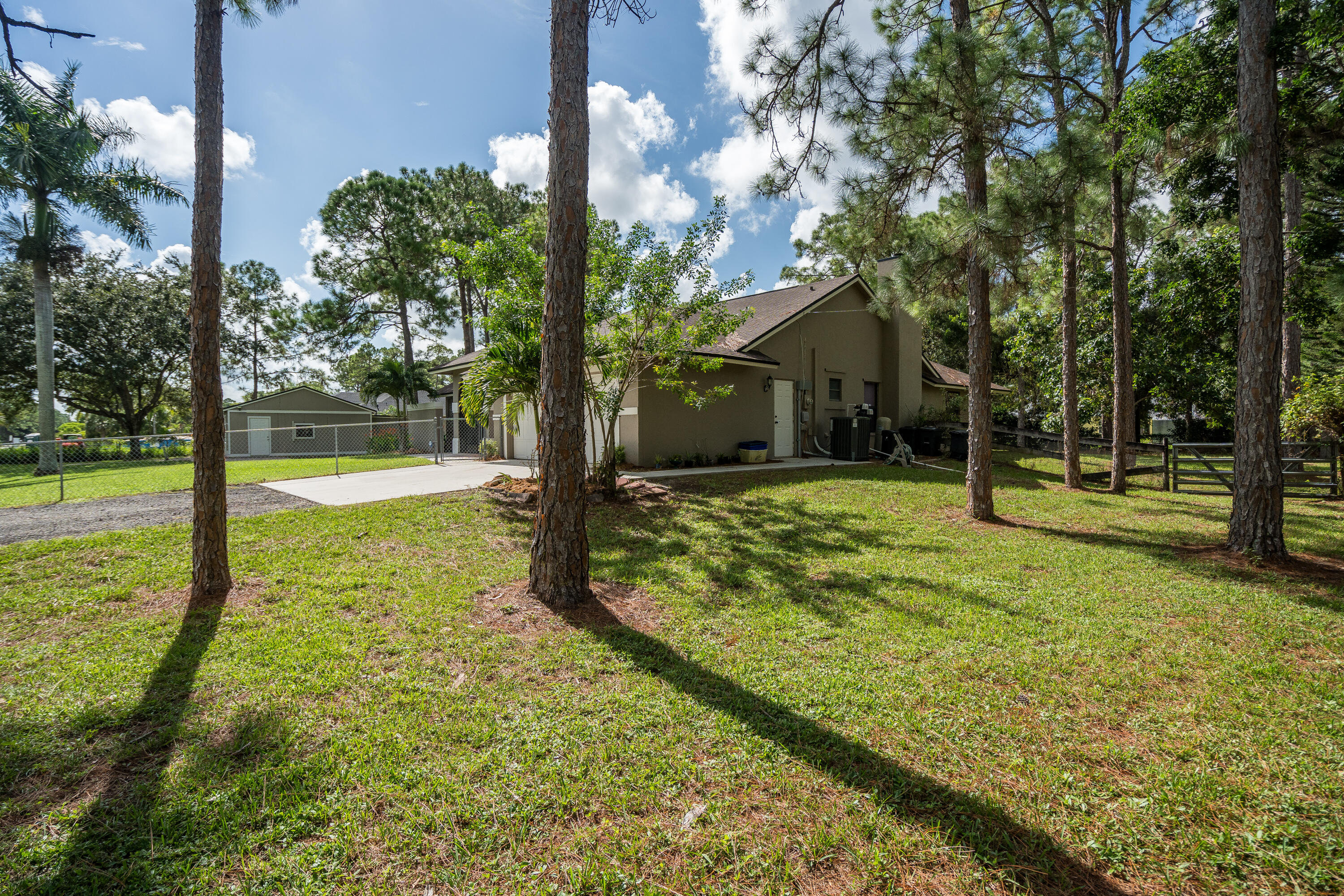 16856 70th Street N