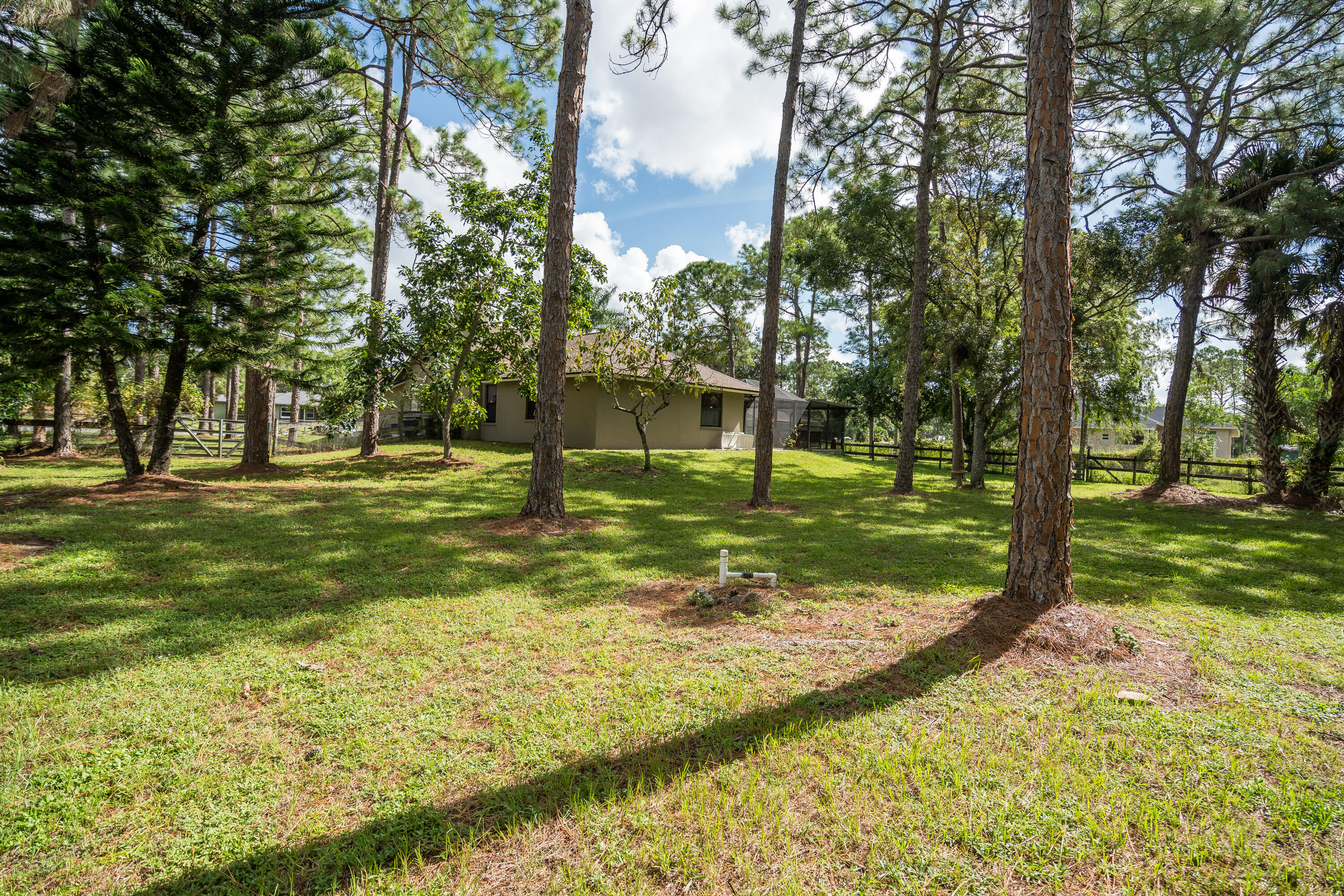 16856 70th Street N