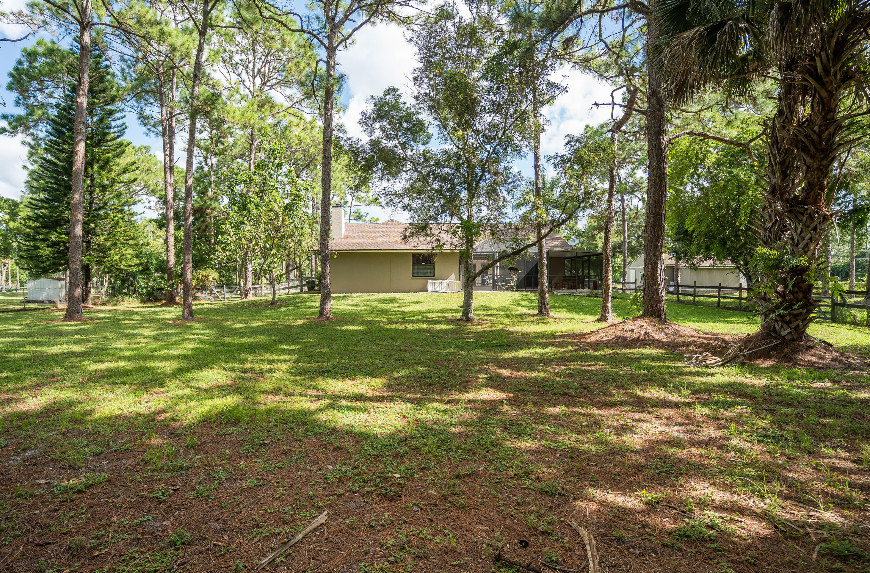 16856 70th Street N