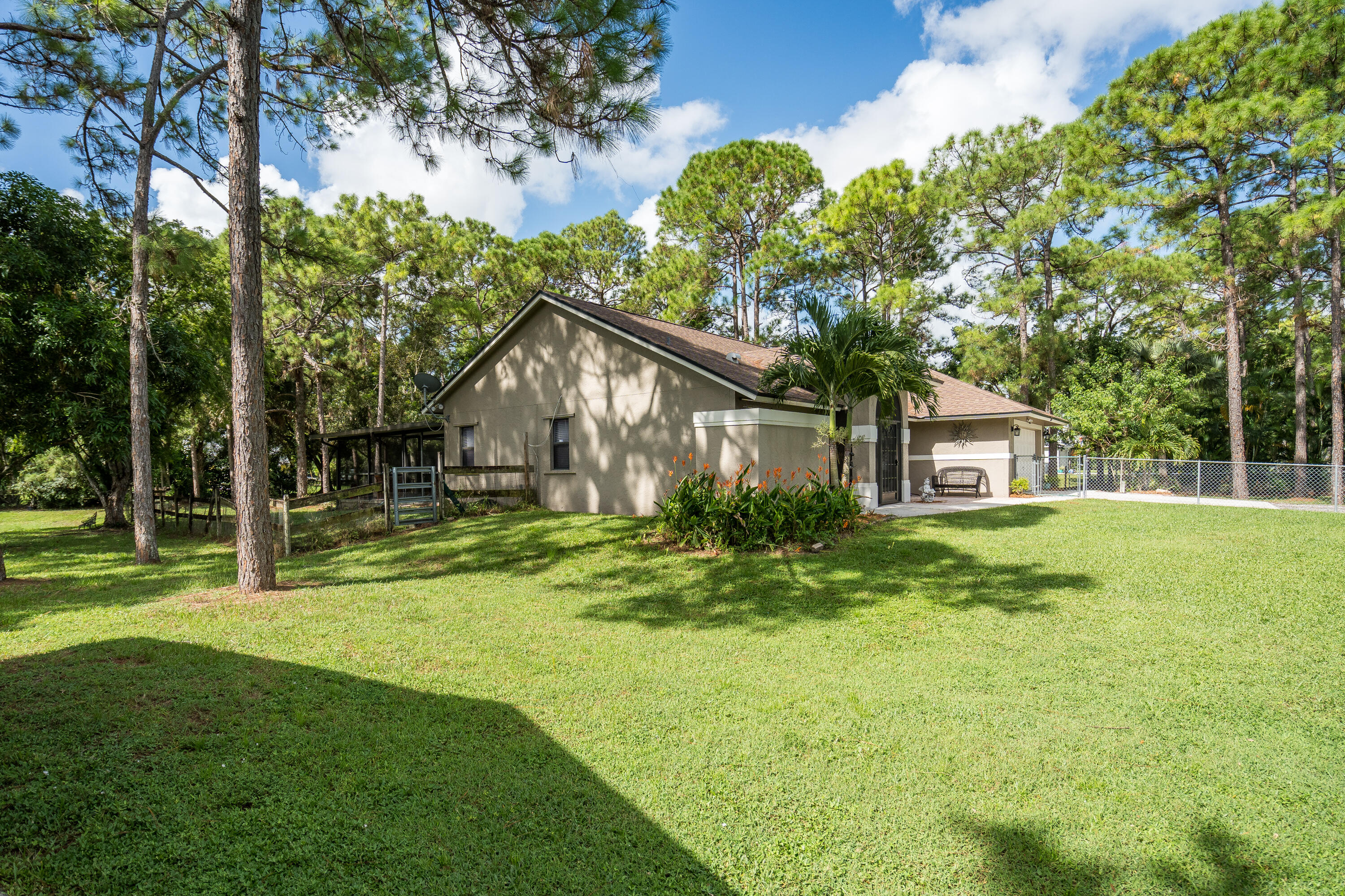 16856 70th Street N