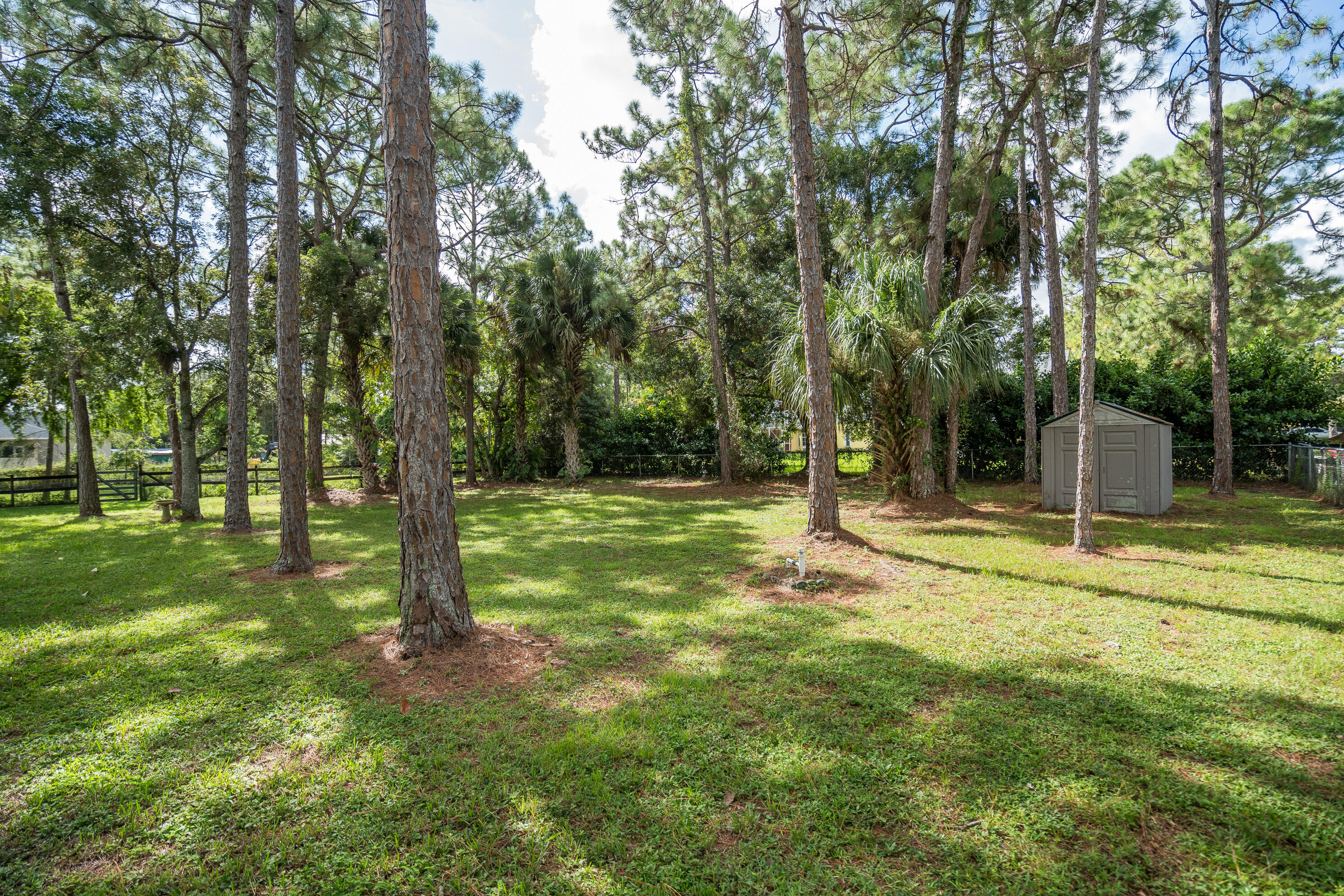 16856 70th Street N