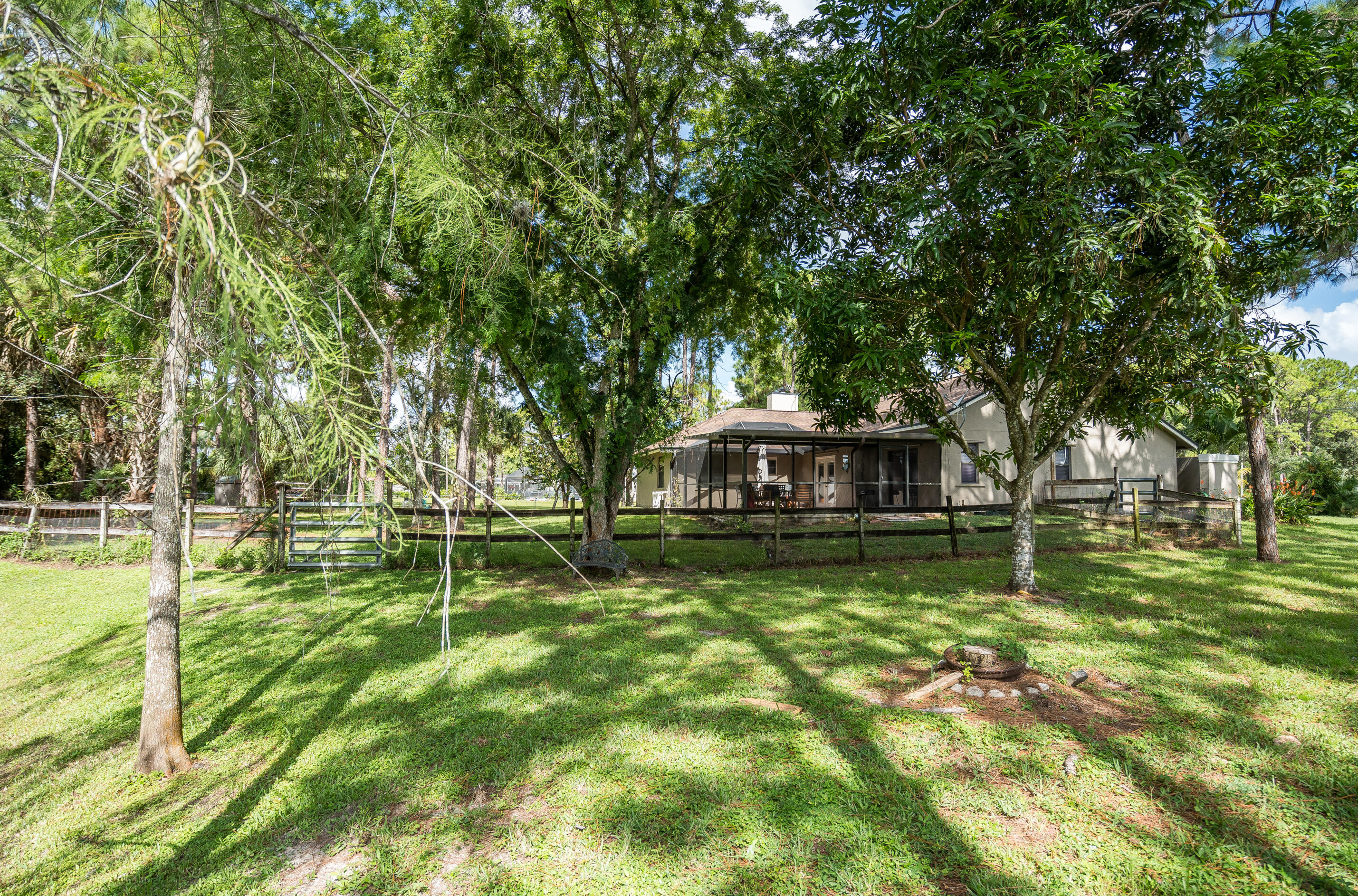 16856 70th Street N
