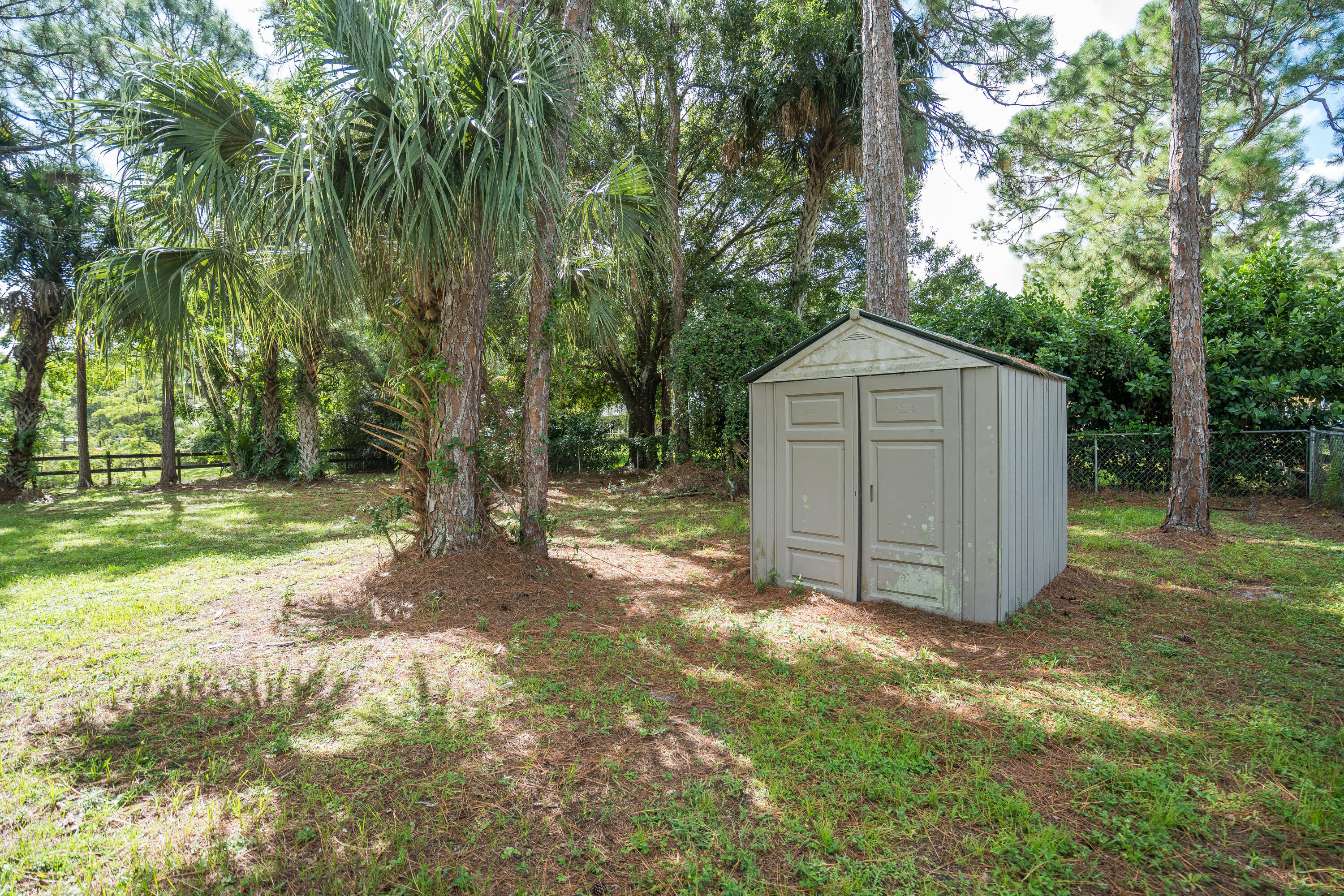 16856 70th Street N