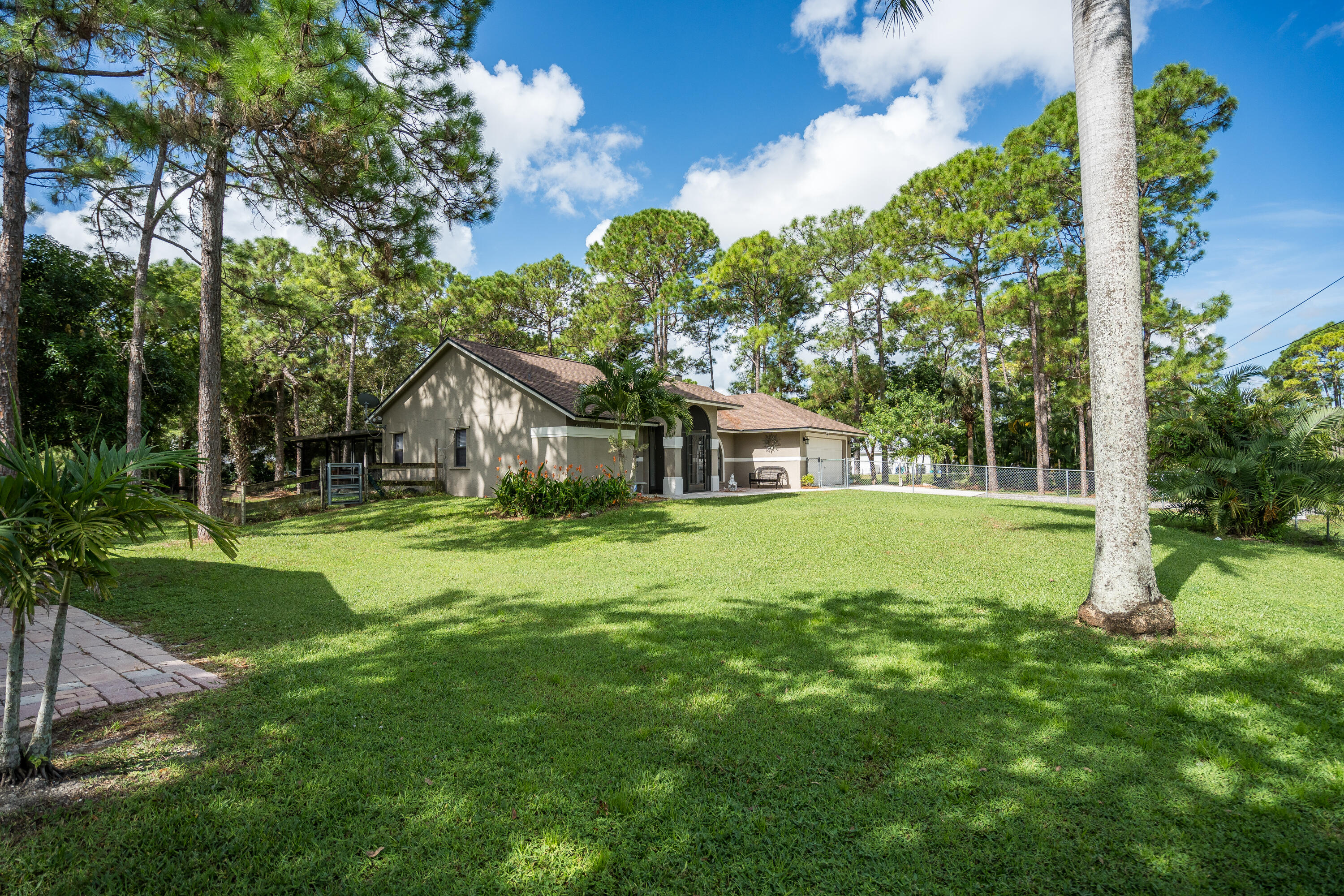 16856 70th Street N
