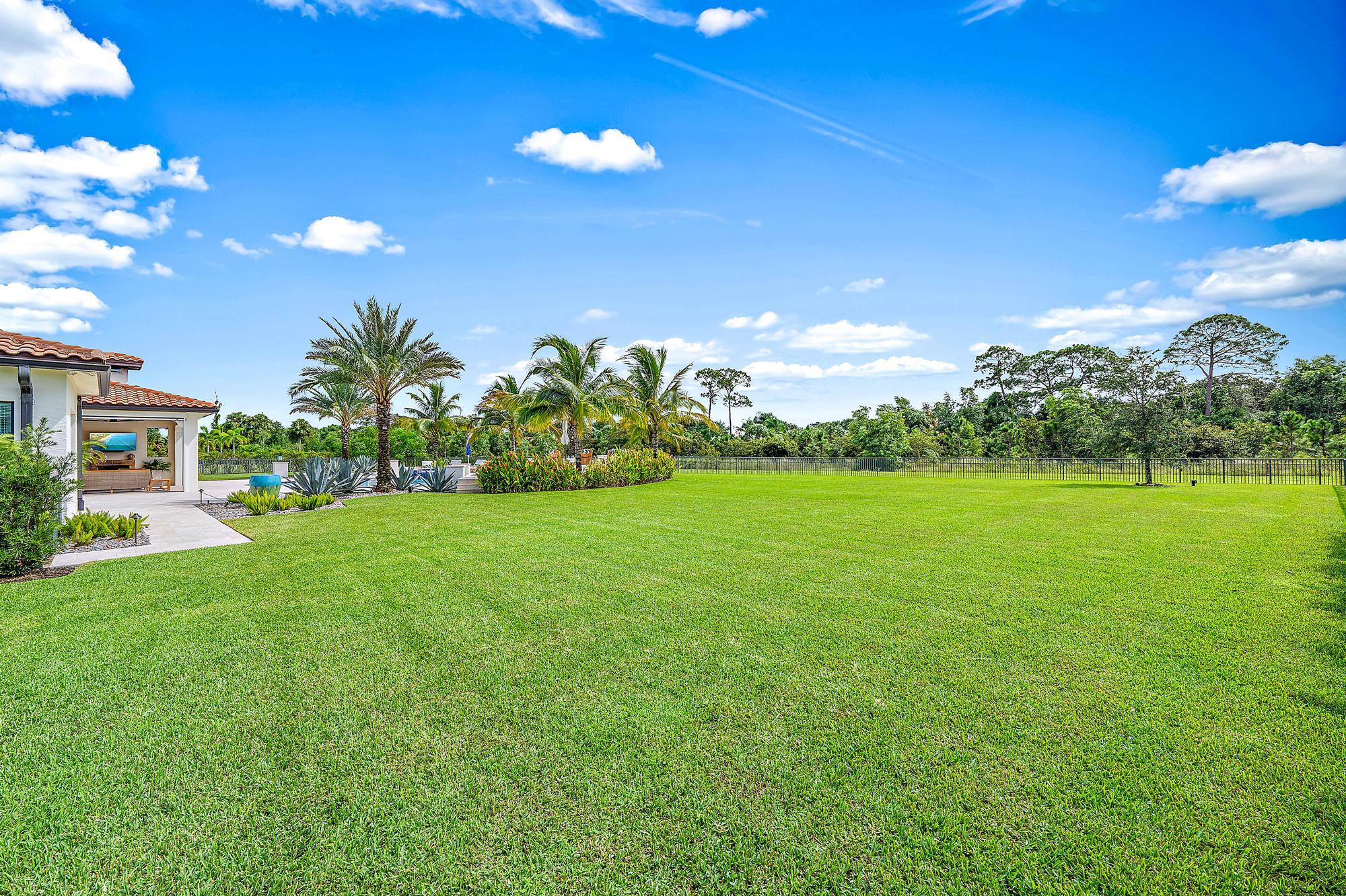8164 SE Old Plantation Circle