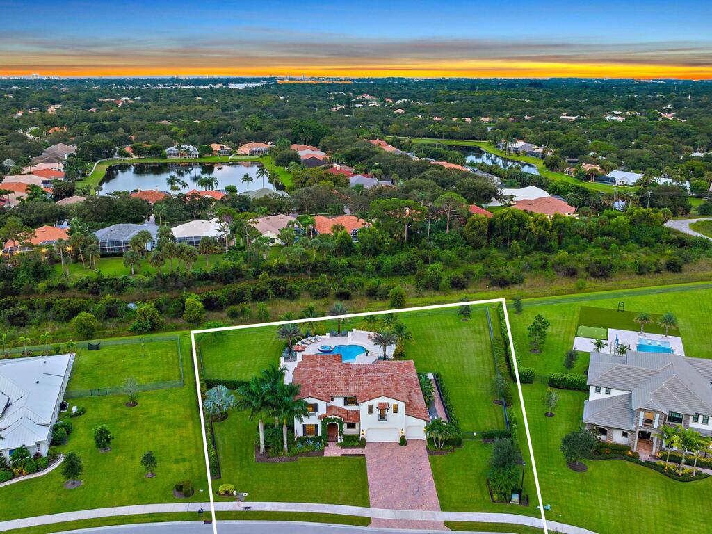 8164 SE Old Plantation Circle