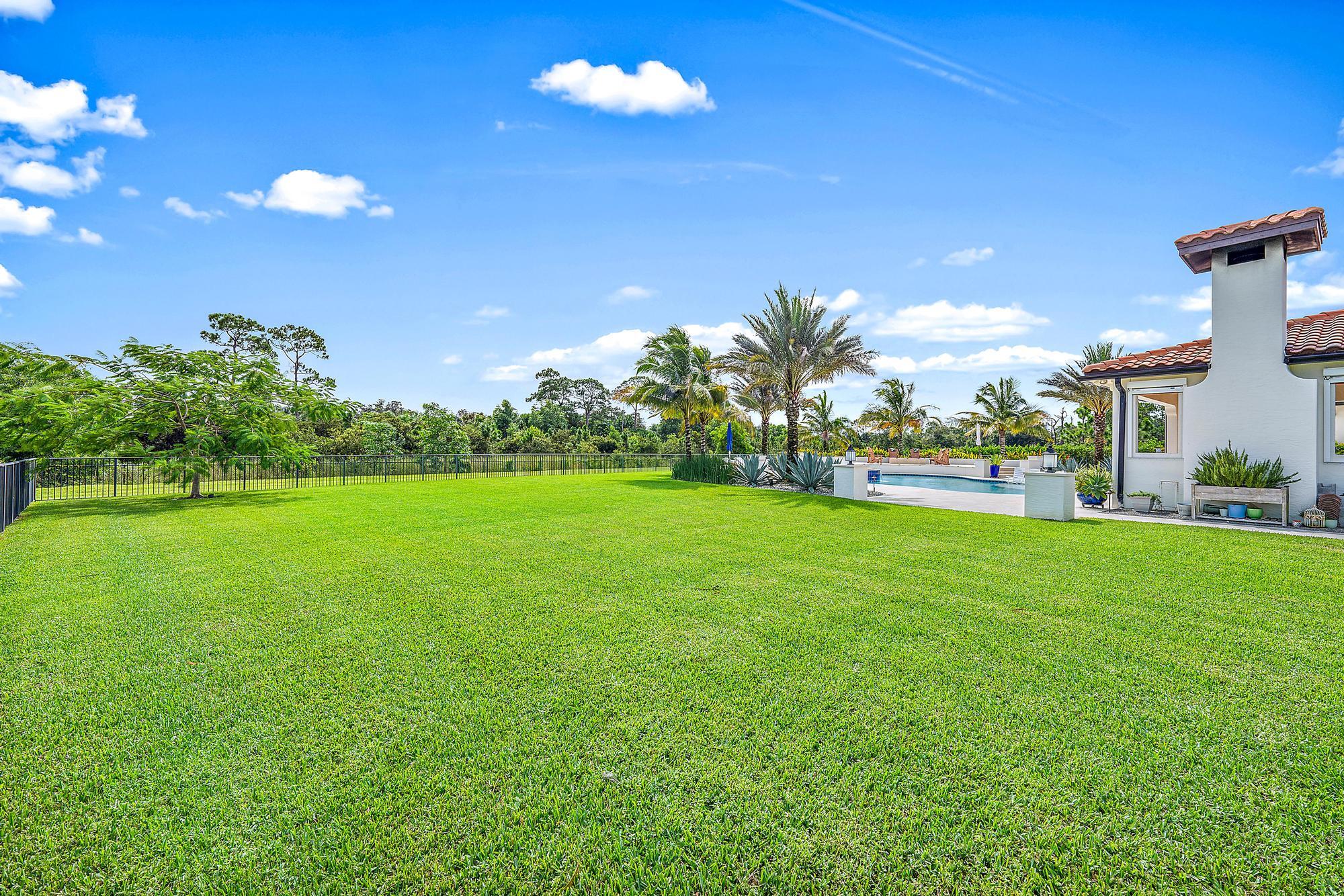 8164 SE Old Plantation Circle