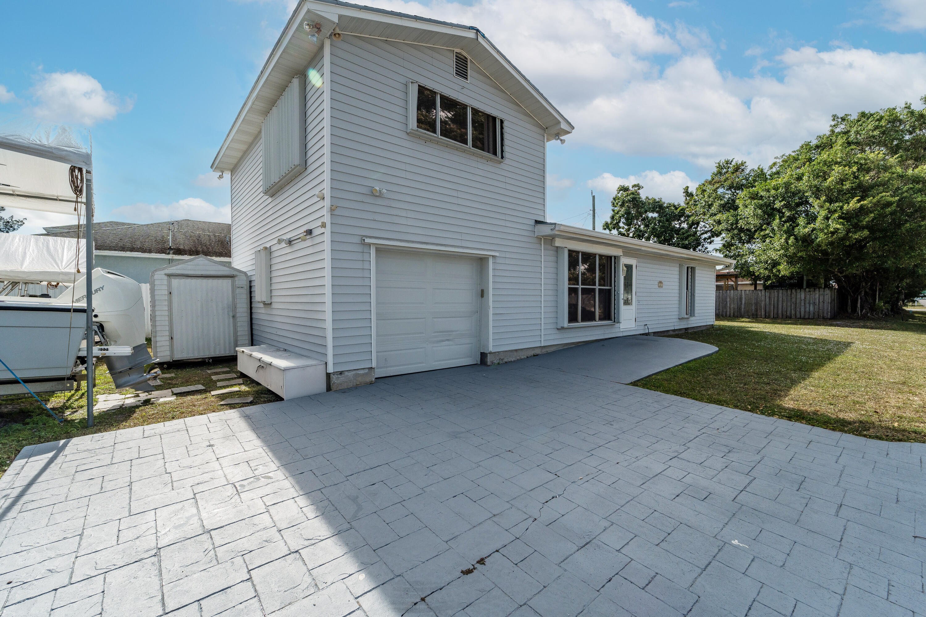 607 Mercury Street
