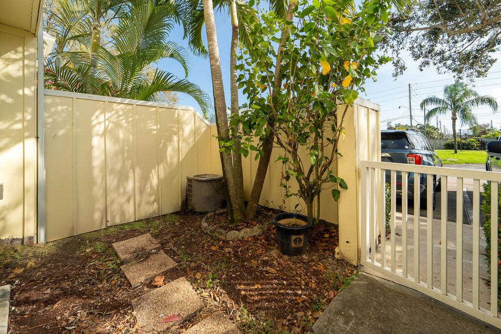 6270 Riverwalk Lane 5