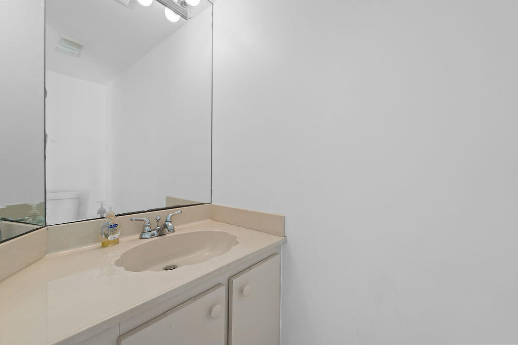 6270 Riverwalk Lane 5