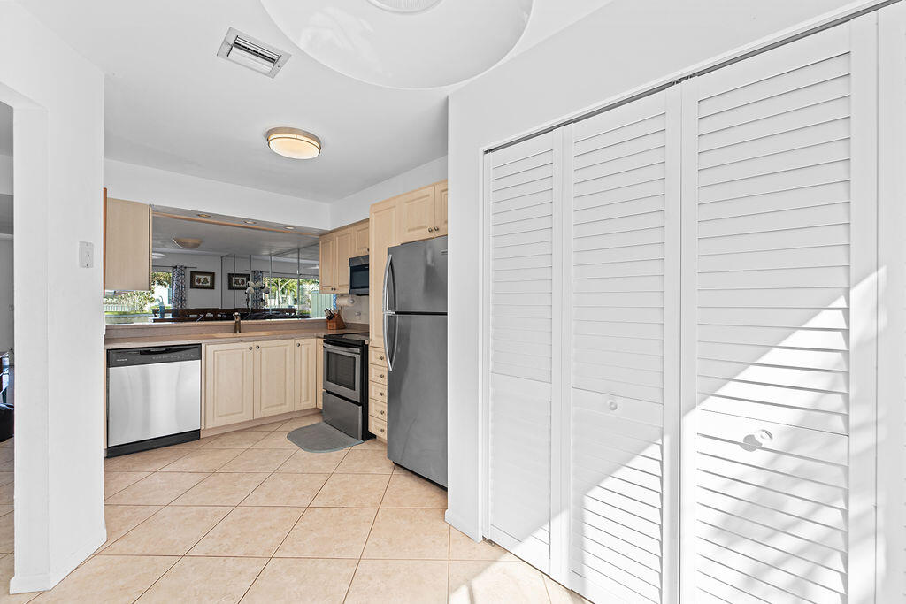 6270 Riverwalk Lane 5
