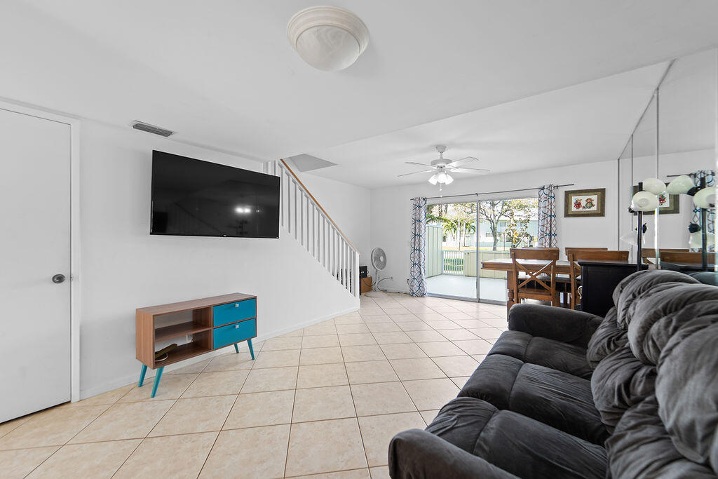 6270 Riverwalk Lane 5