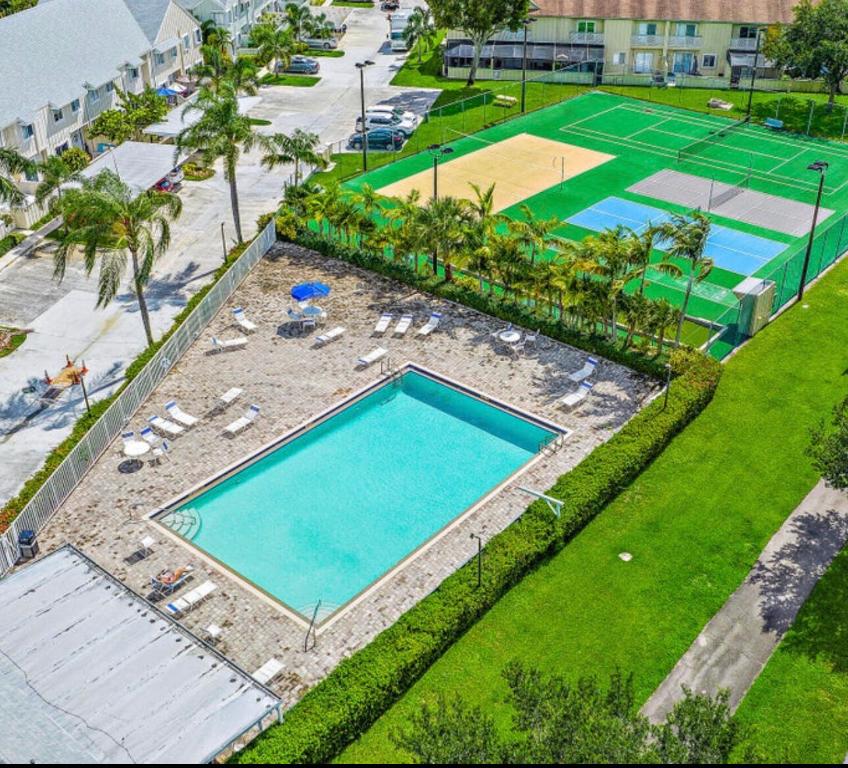 6270 Riverwalk Lane 5