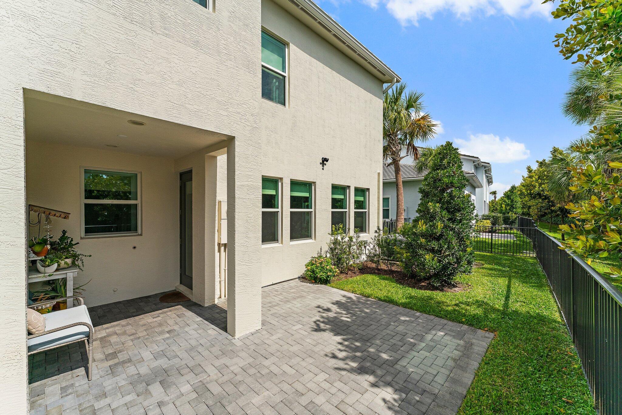 16300 Oakview Drive