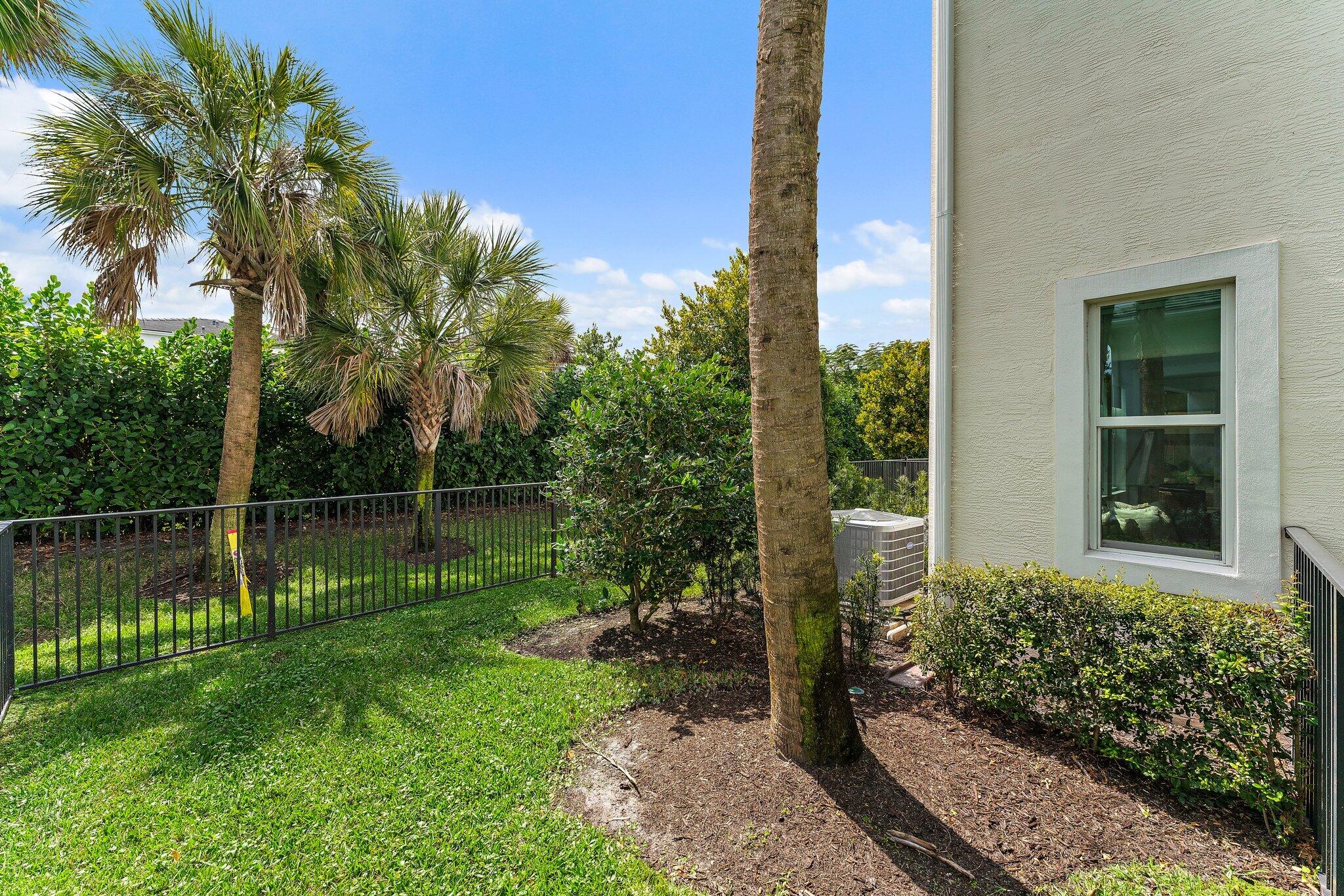 16300 Oakview Drive