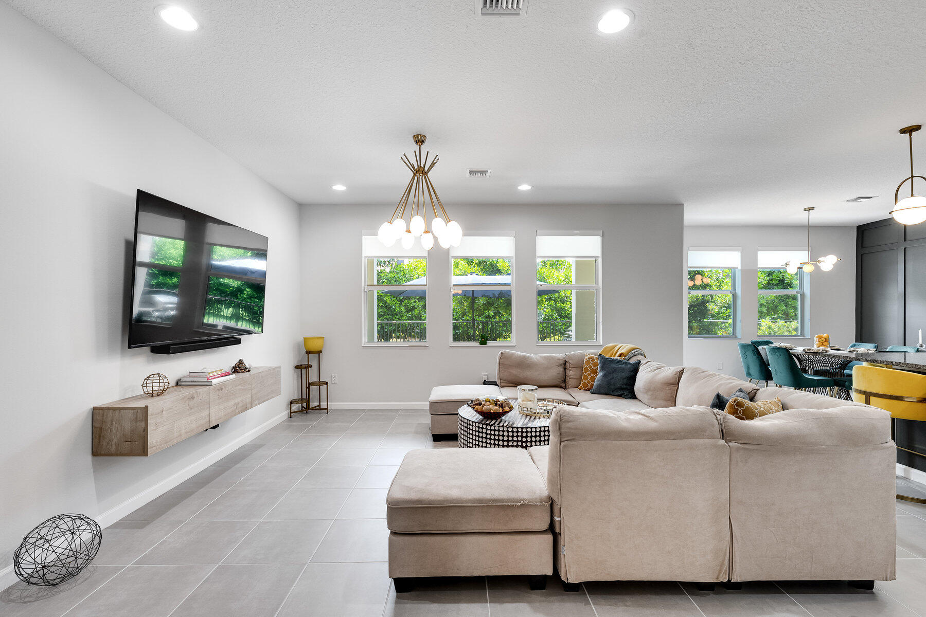 16330 Oakview Drive
