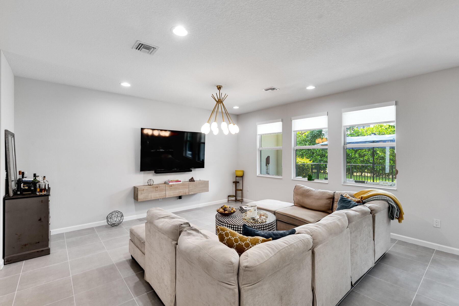 16330 Oakview Drive