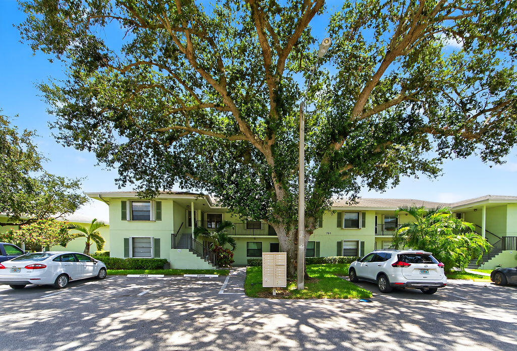 701 Sabal Ridge Circle A