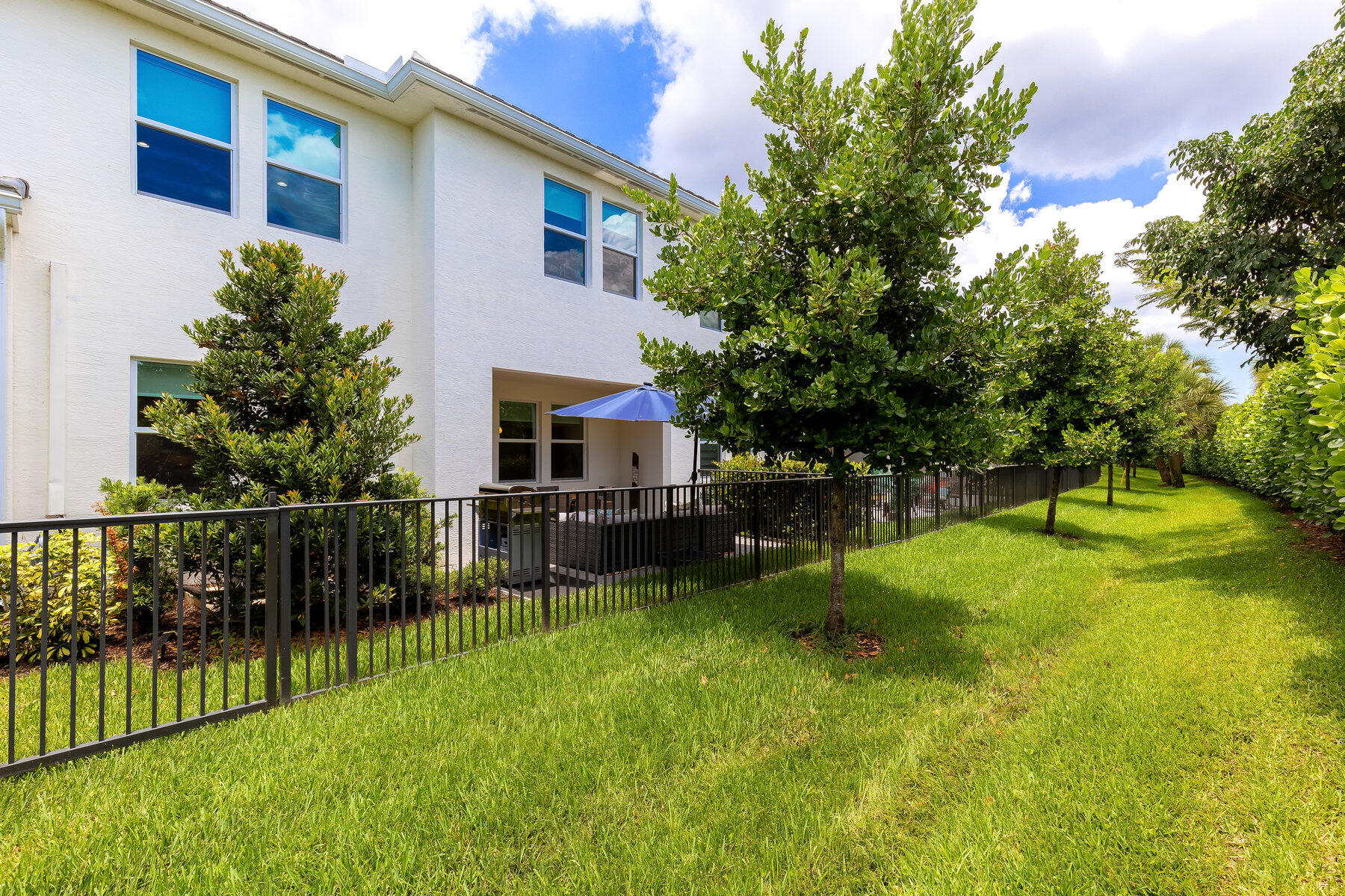 16330 Oakview Drive