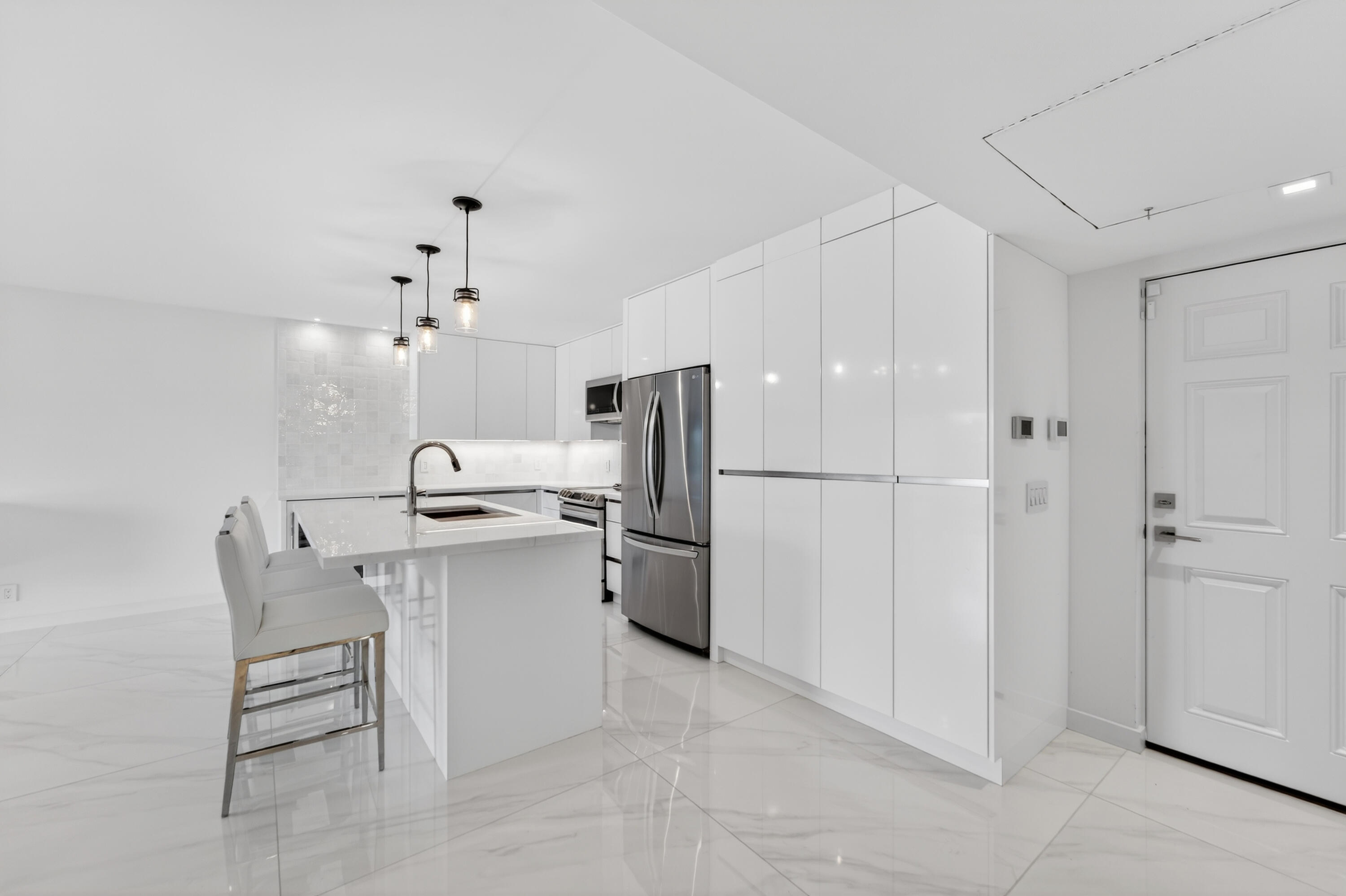 725 Hummingbird Way 103