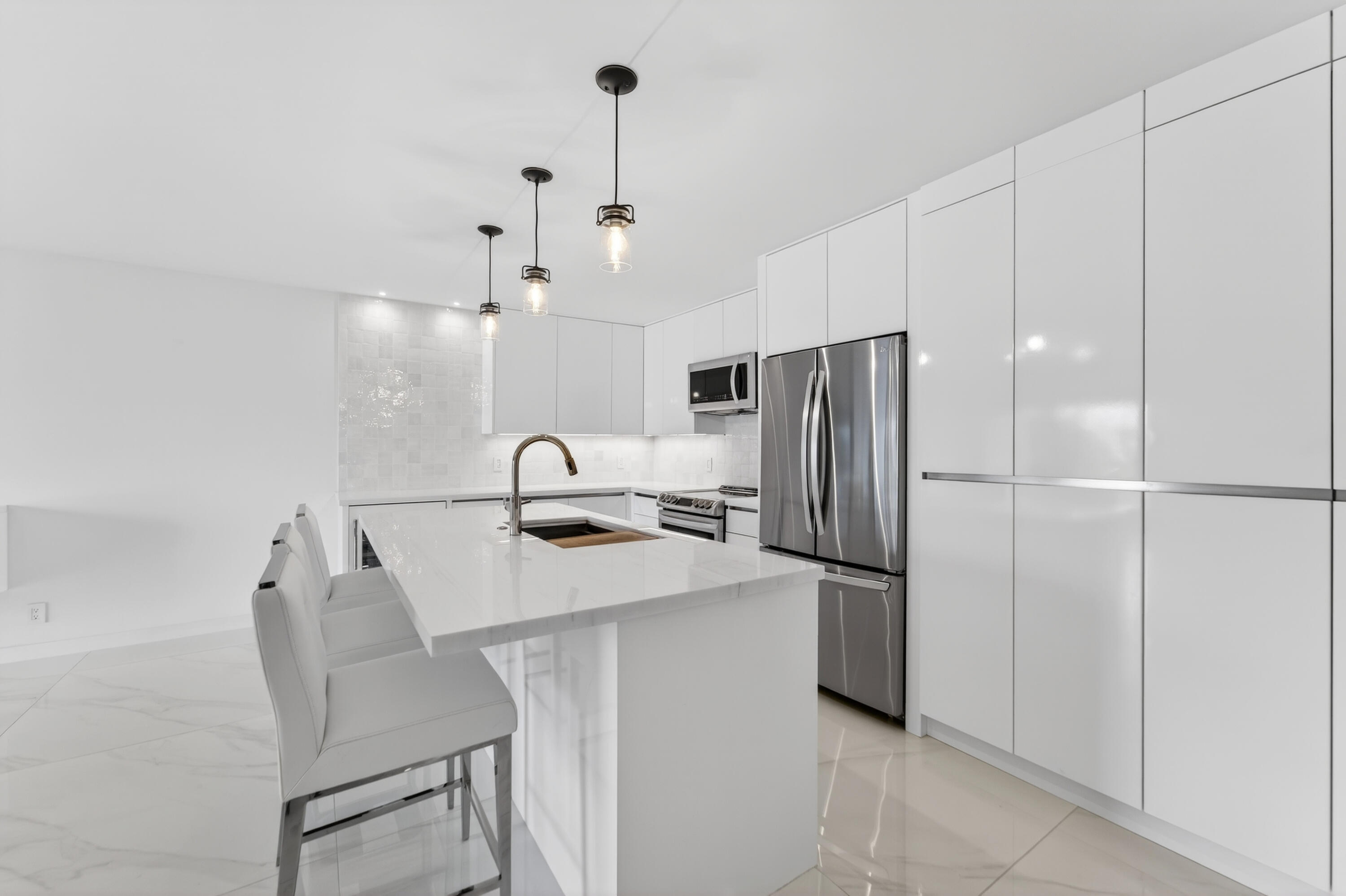 725 Hummingbird Way 103