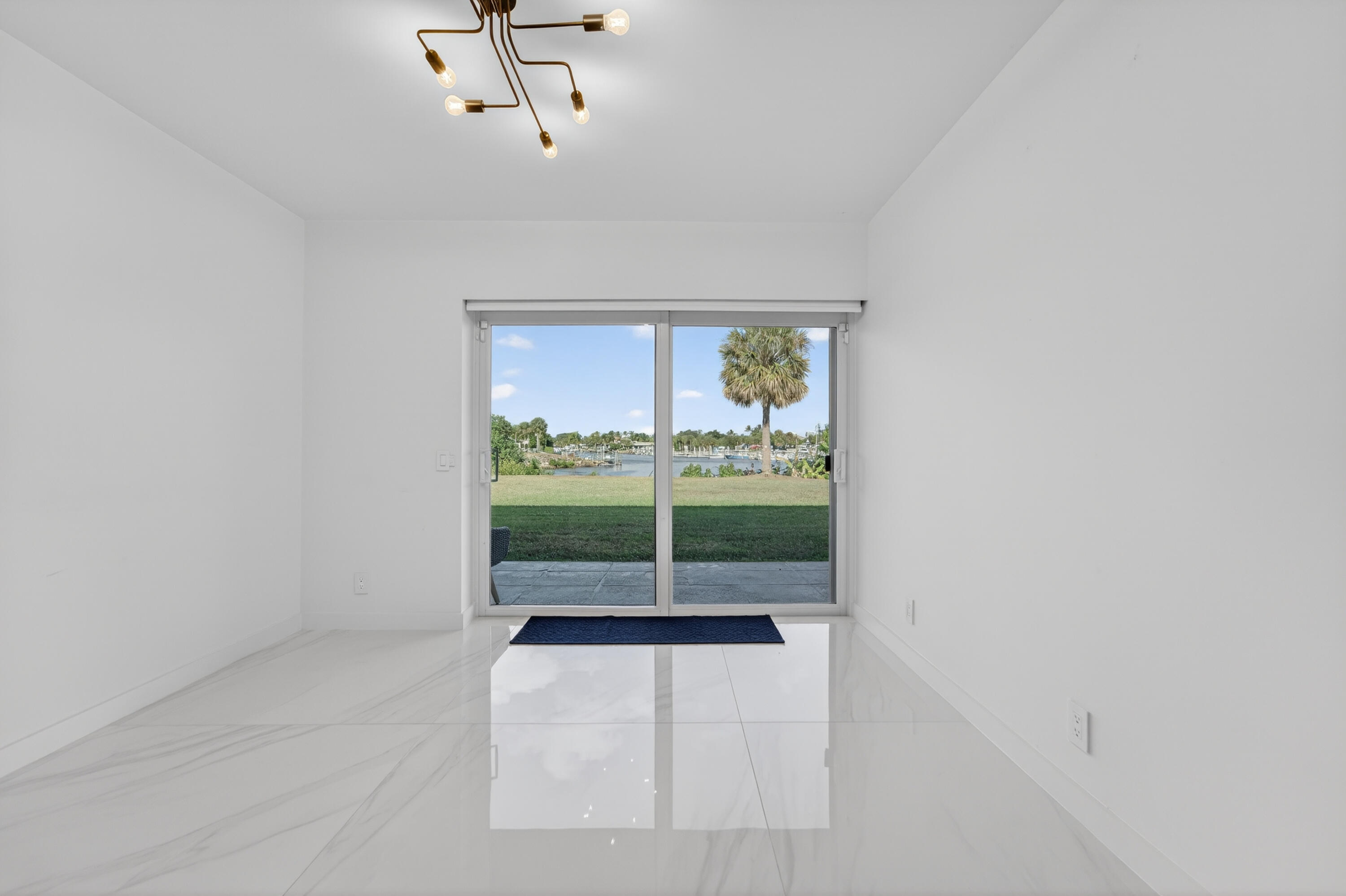 725 Hummingbird Way 103