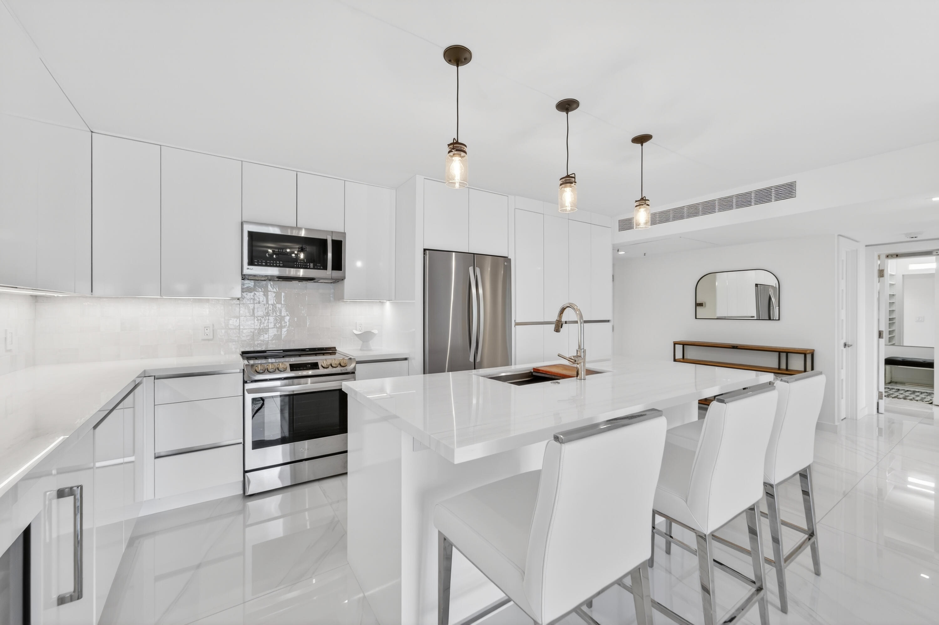 725 Hummingbird Way 103