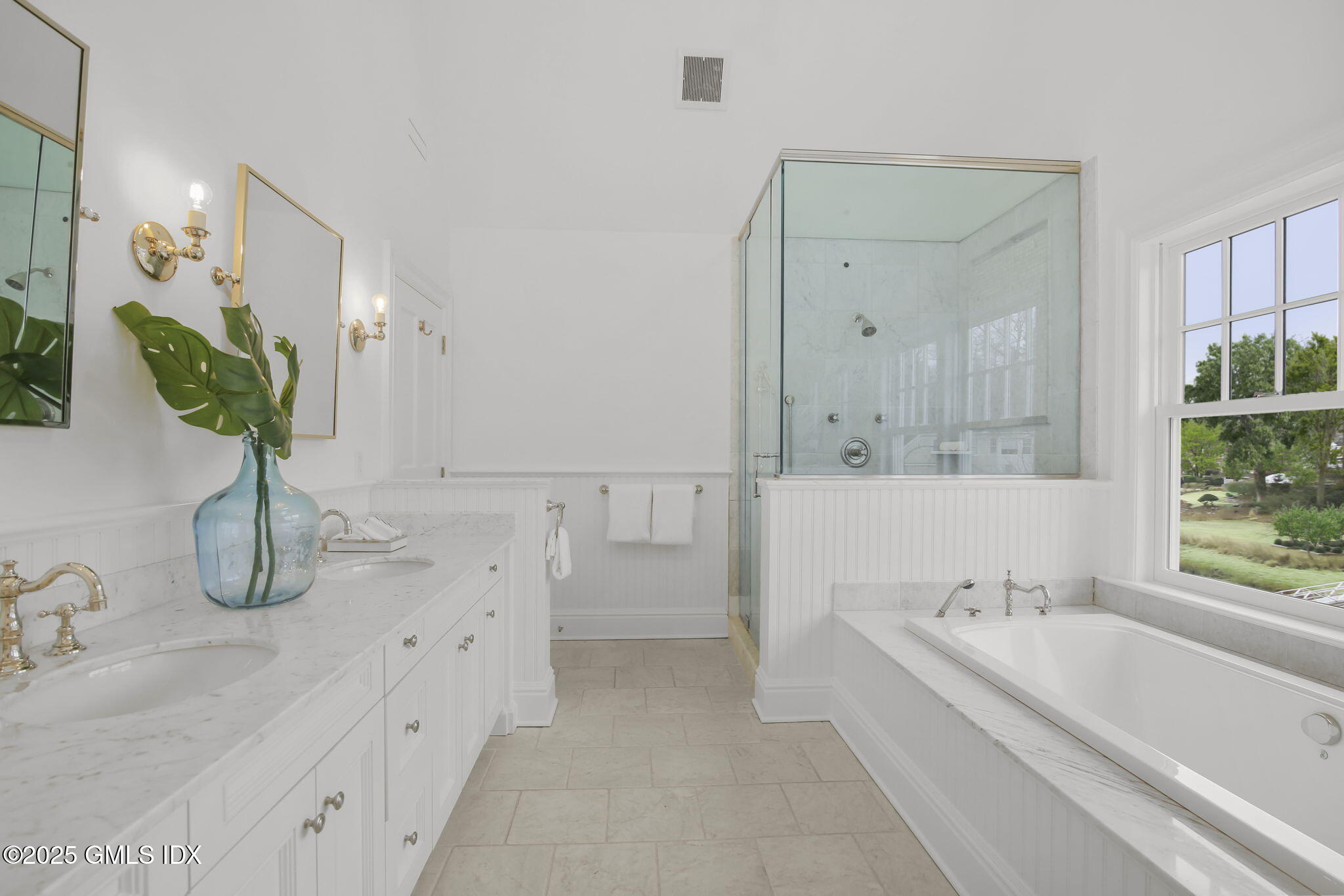 18 Shoal Point Lane