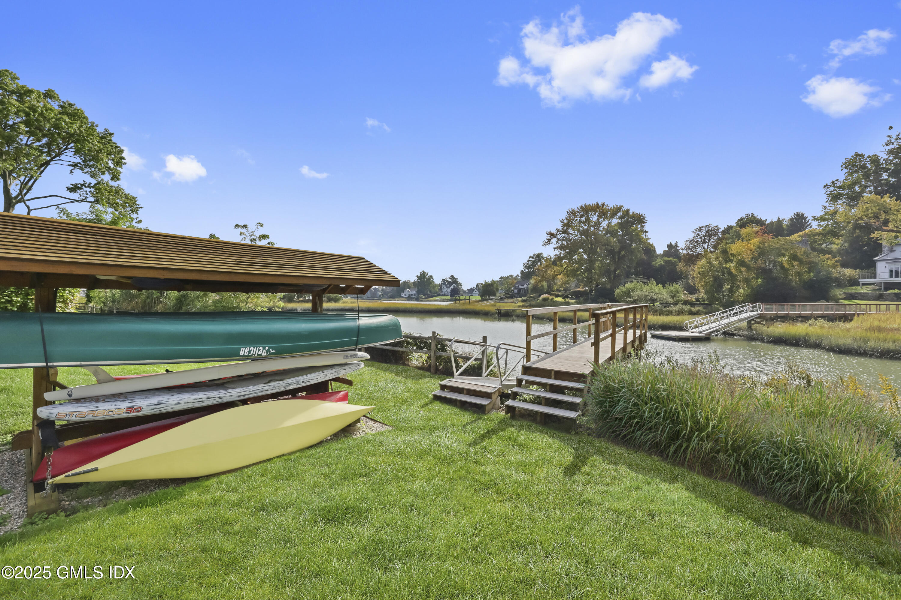 18 Shoal Point Lane