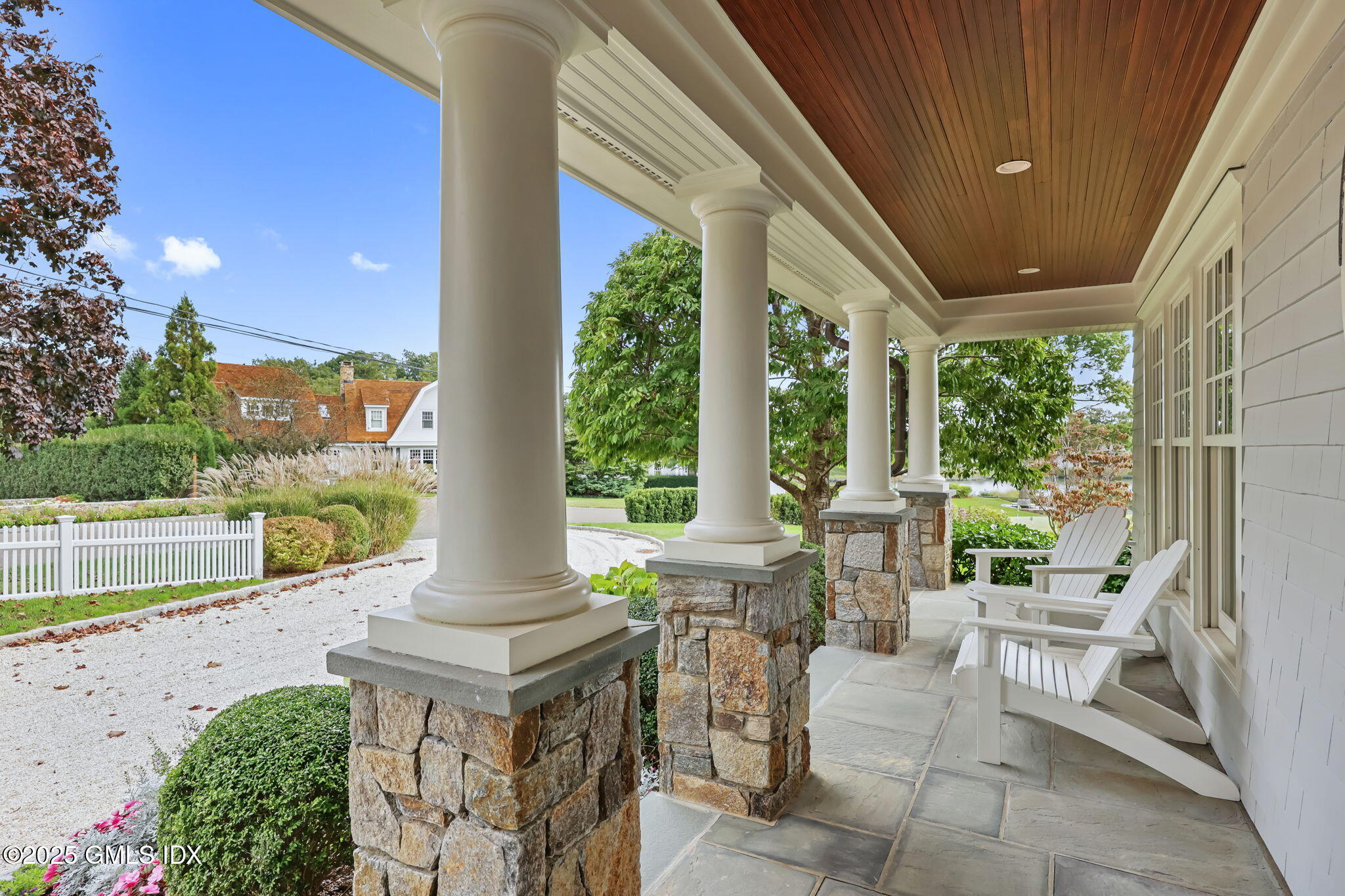 18 Shoal Point Lane