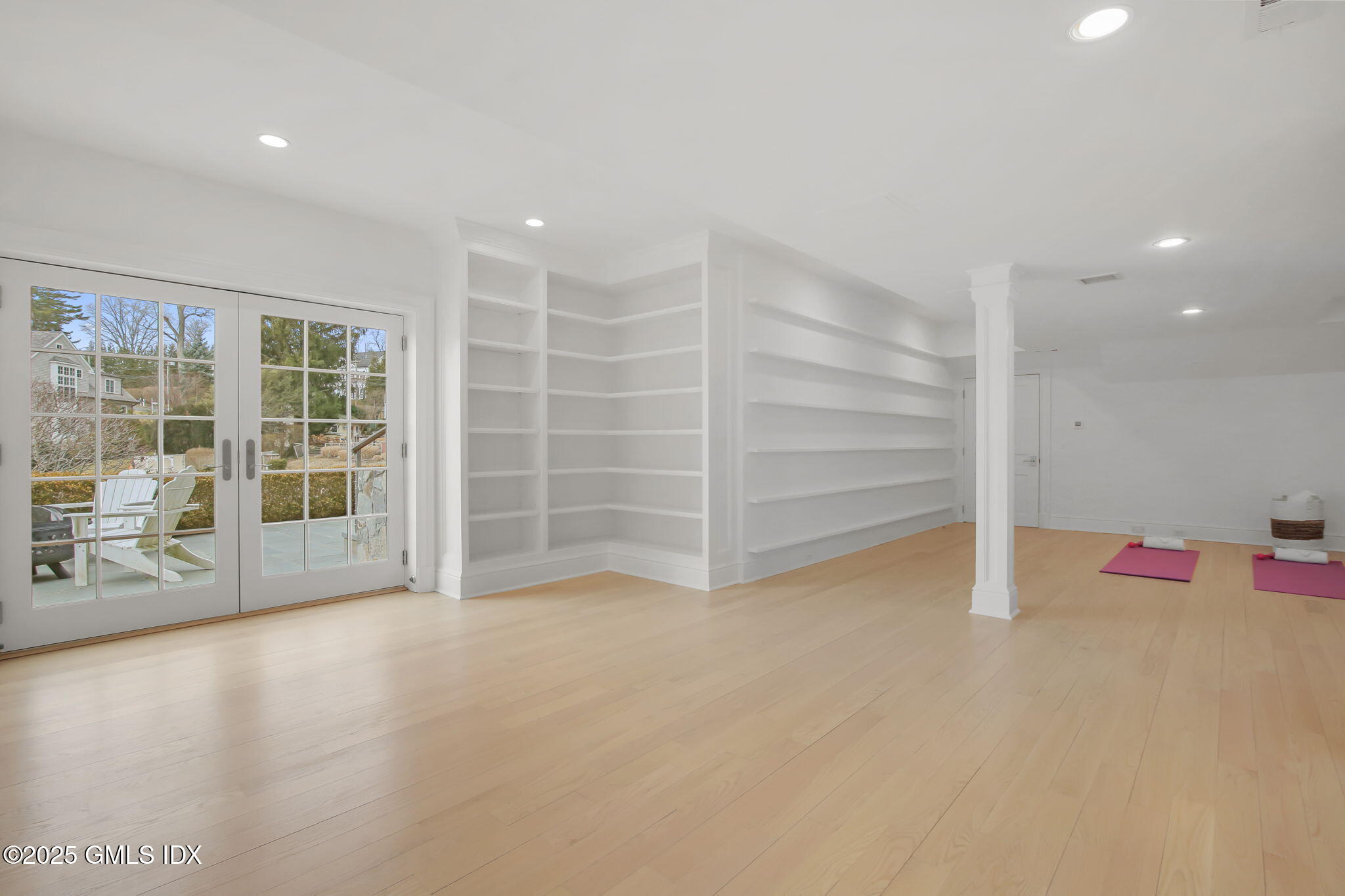 18 Shoal Point Lane