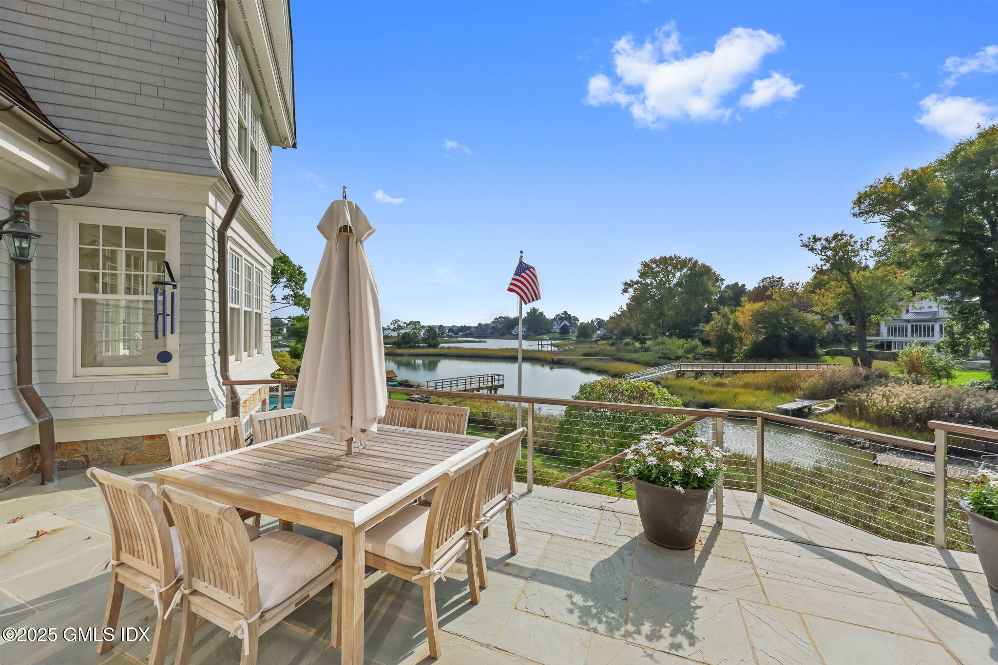 18 Shoal Point Lane