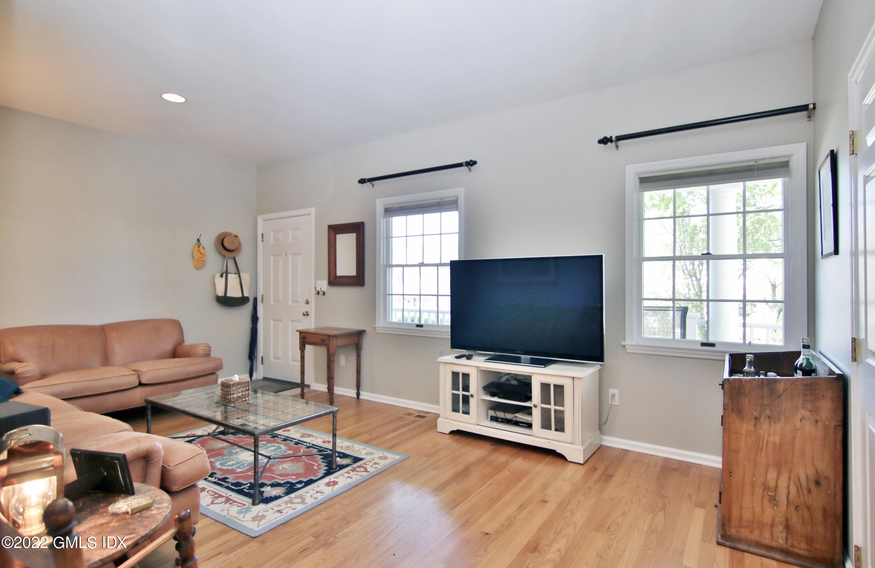 43 Connecticut Avenue, 1