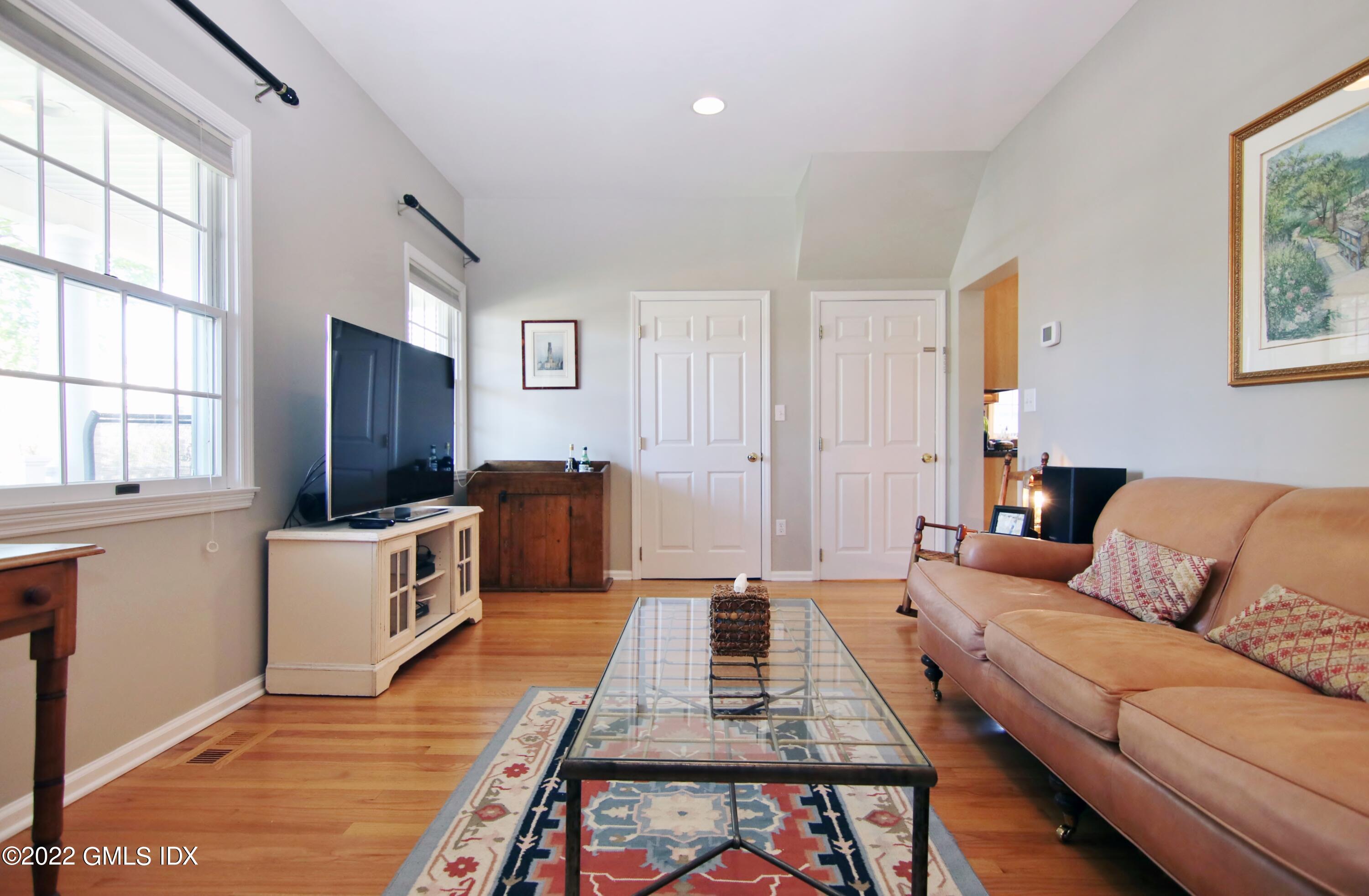 43 Connecticut Avenue, 1