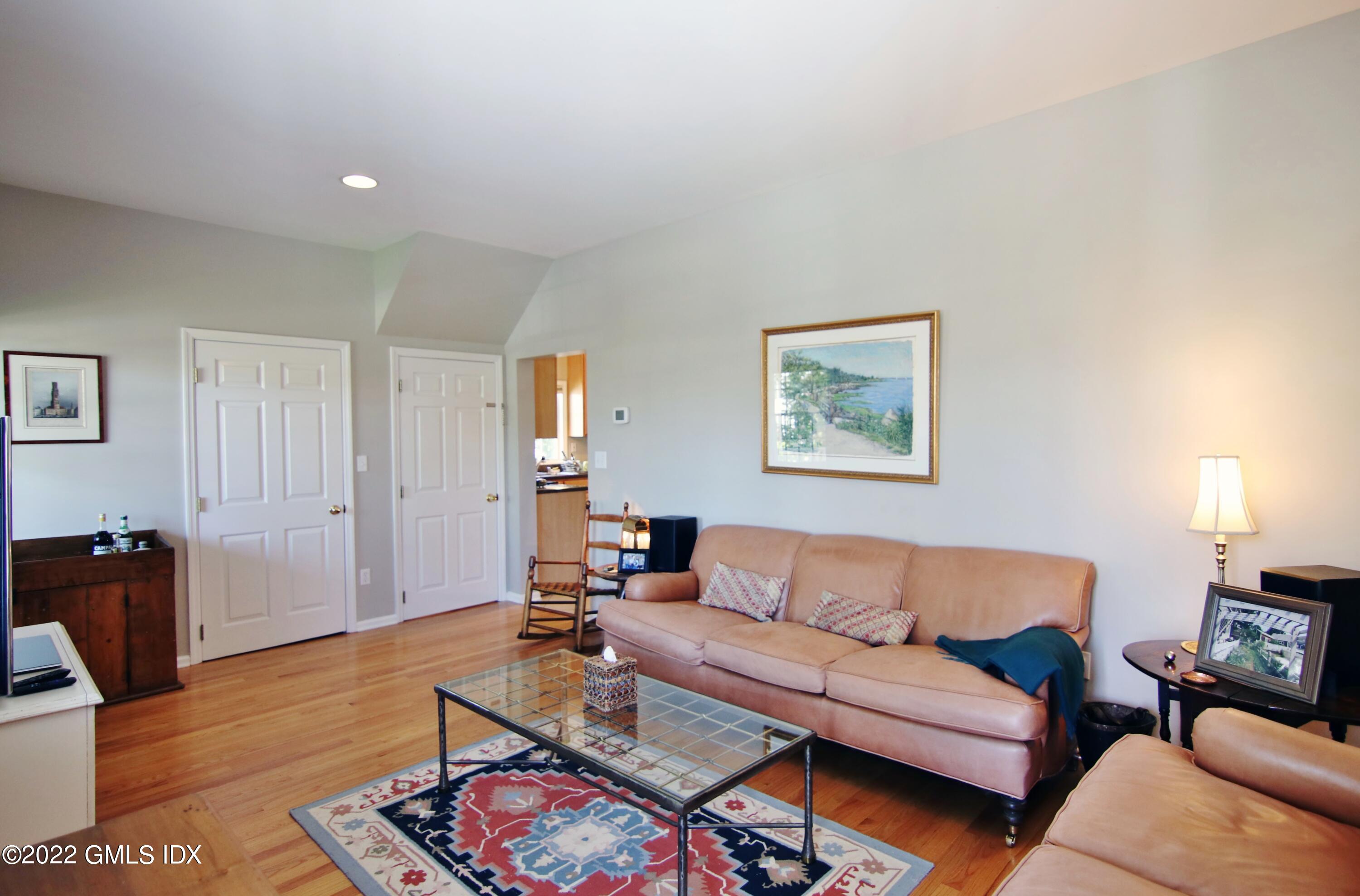43 Connecticut Avenue, 1