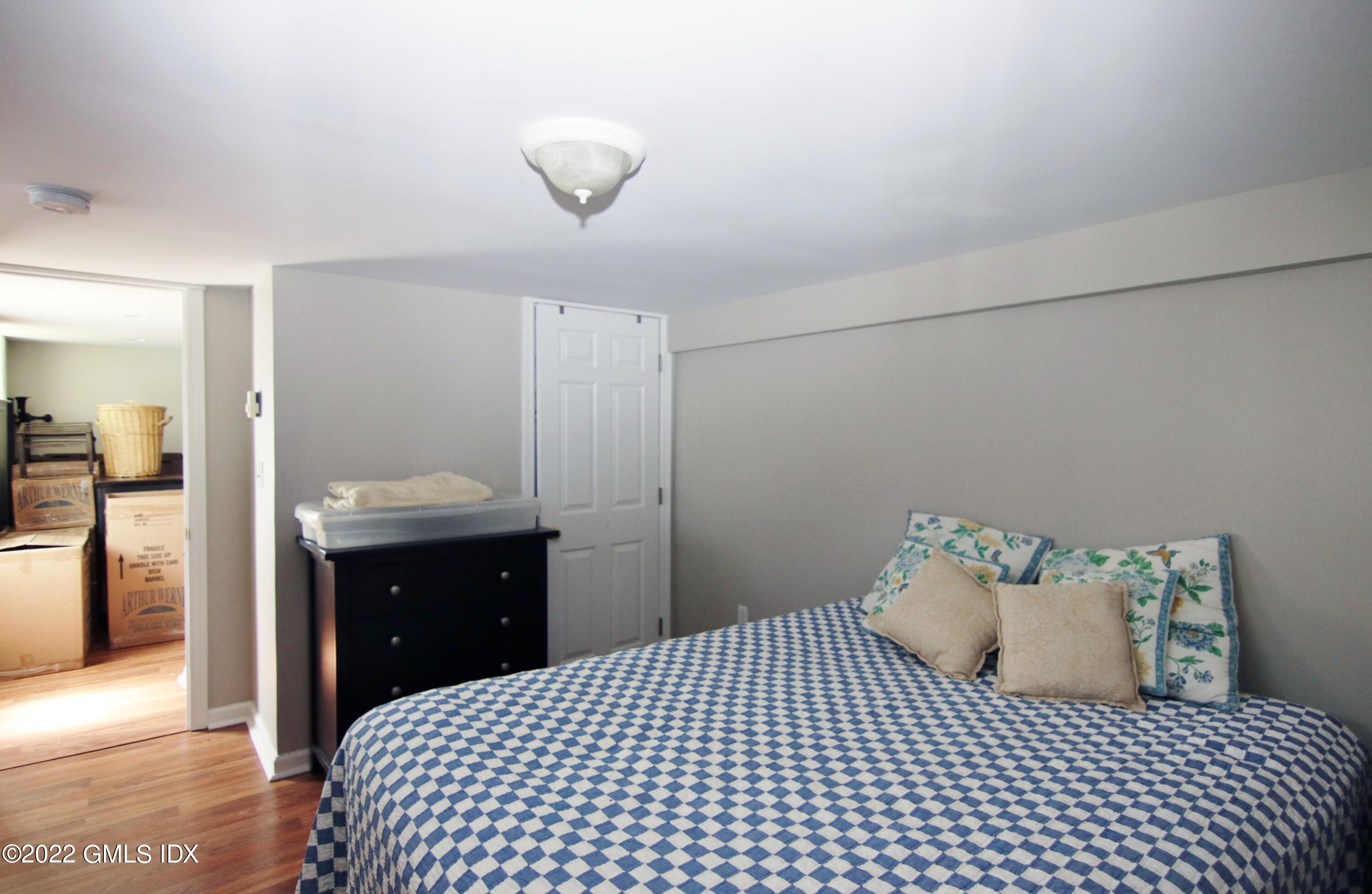 43 Connecticut Avenue, 1