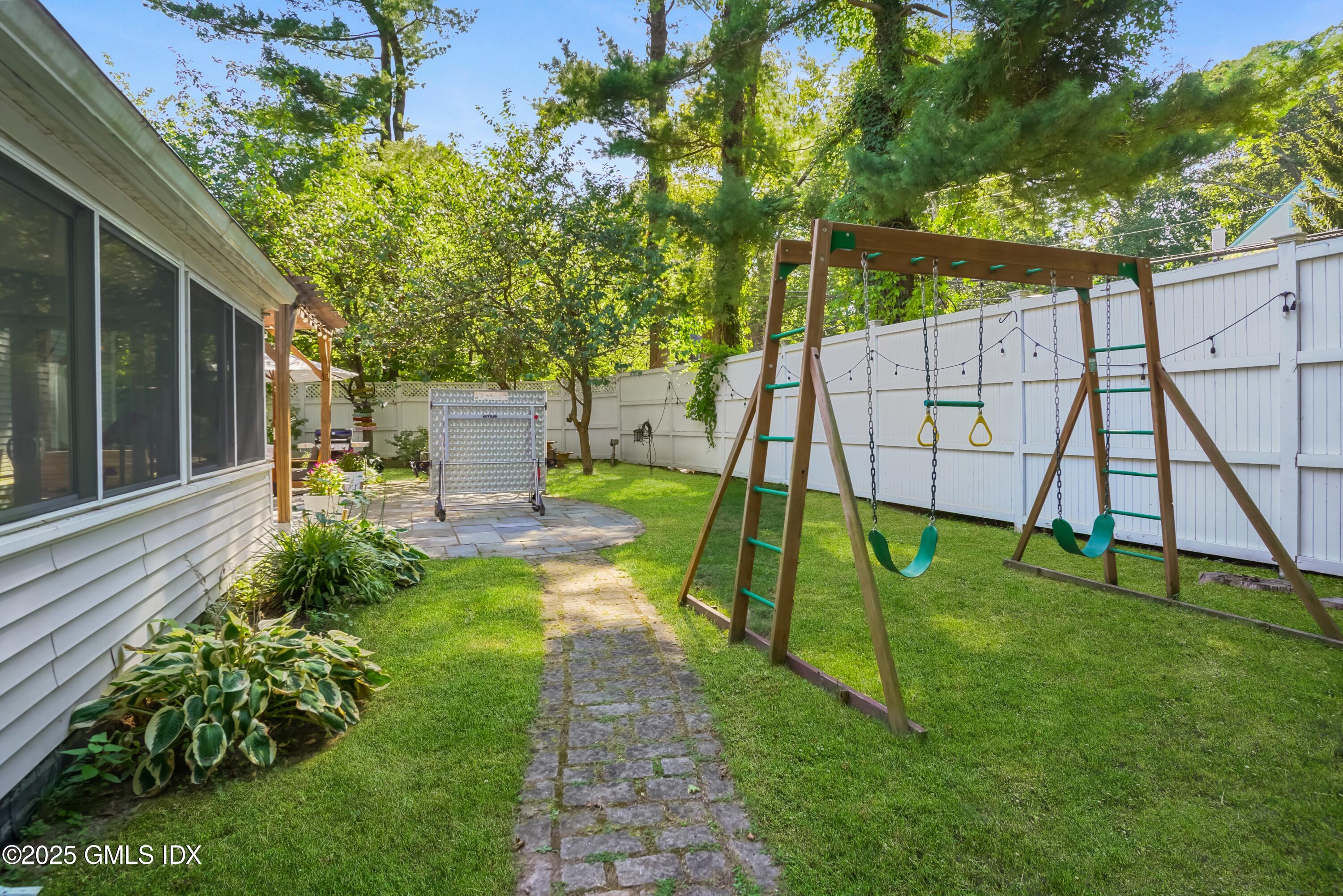 2 Midbrook Lane