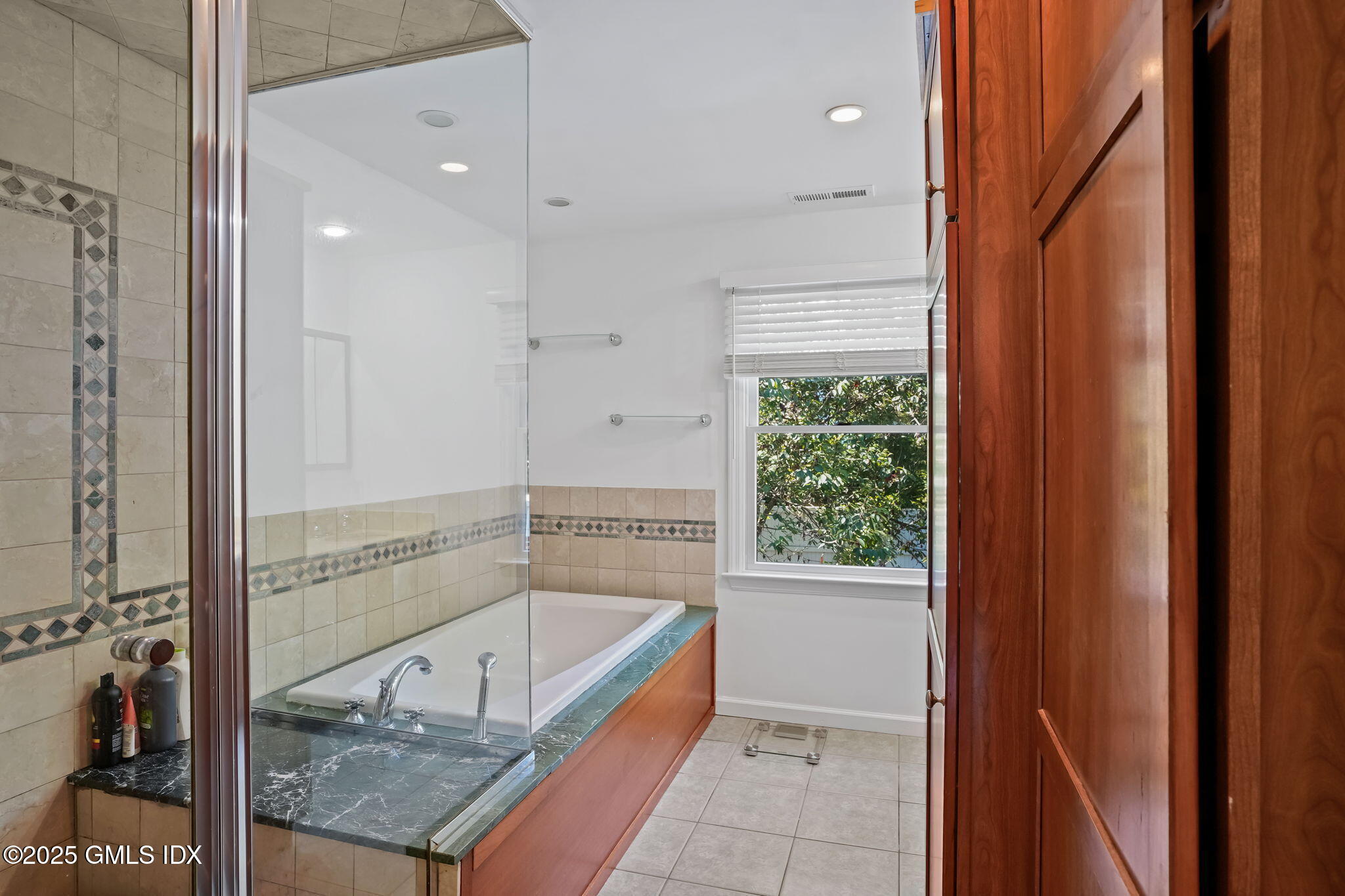 2 Midbrook Lane