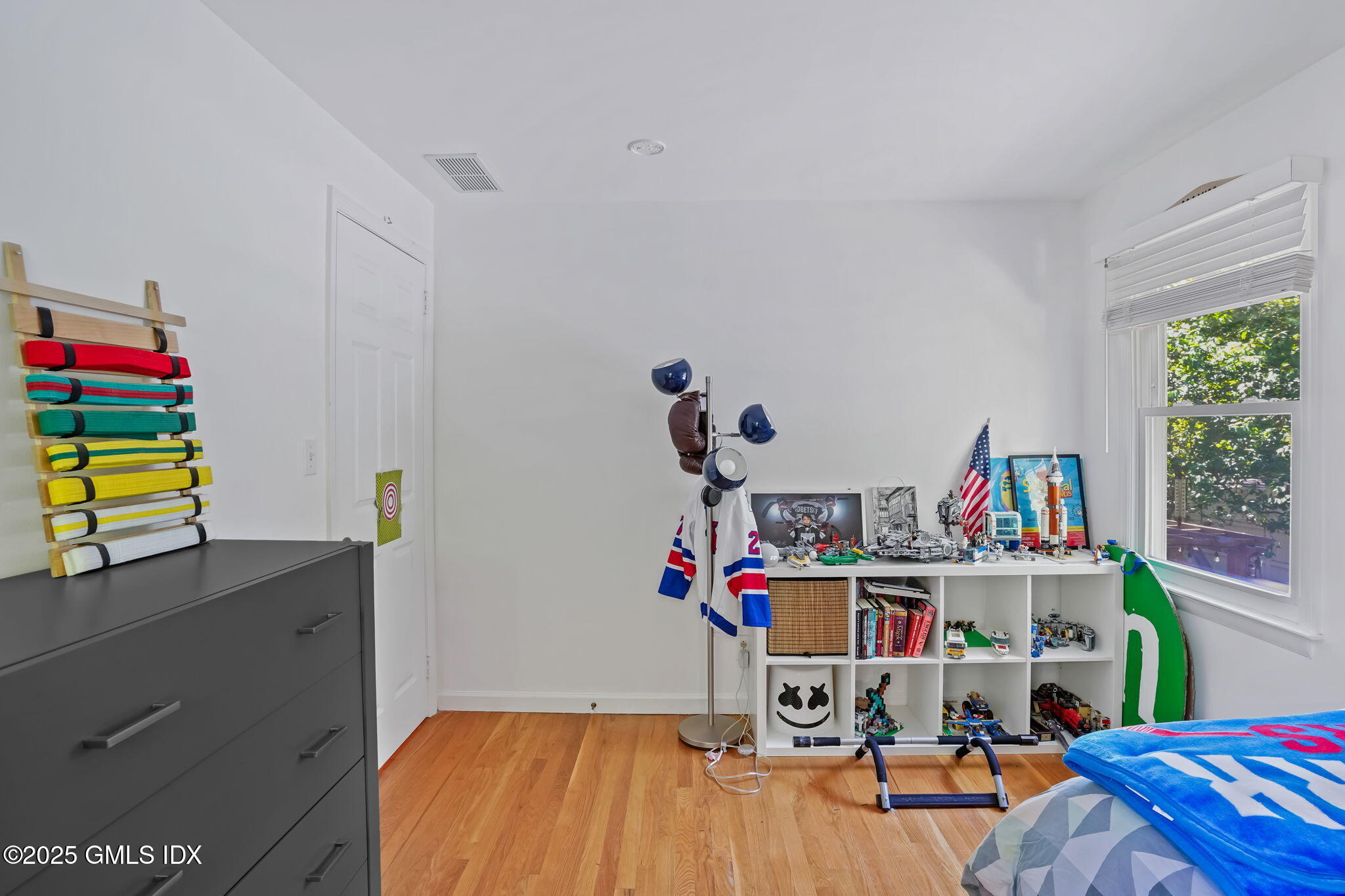 2 Midbrook Lane