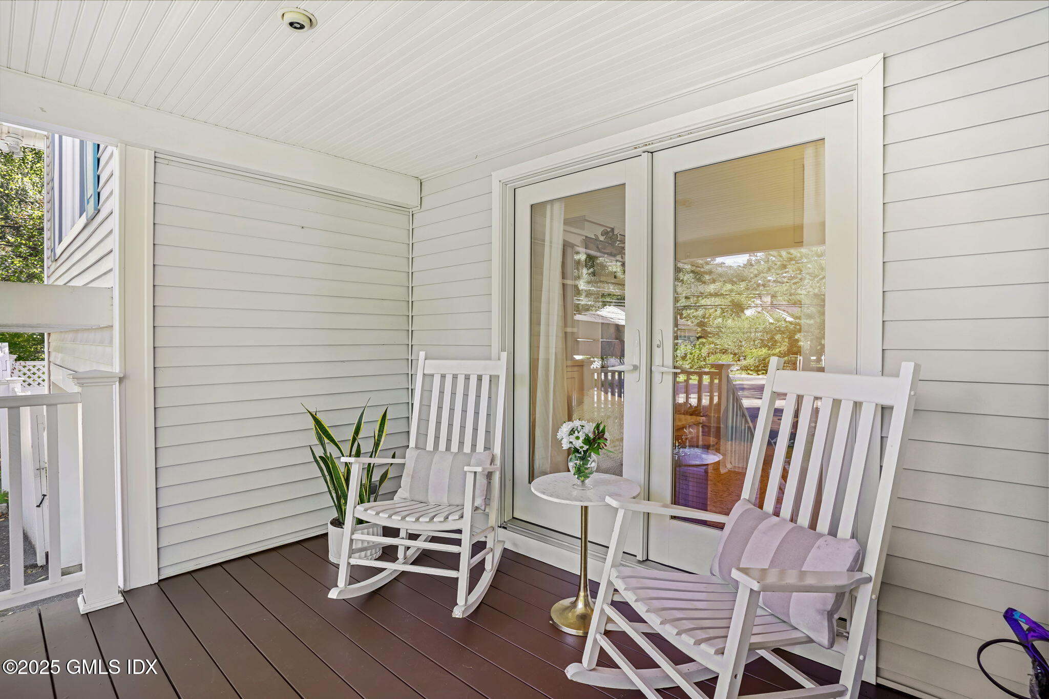 2 Midbrook Lane