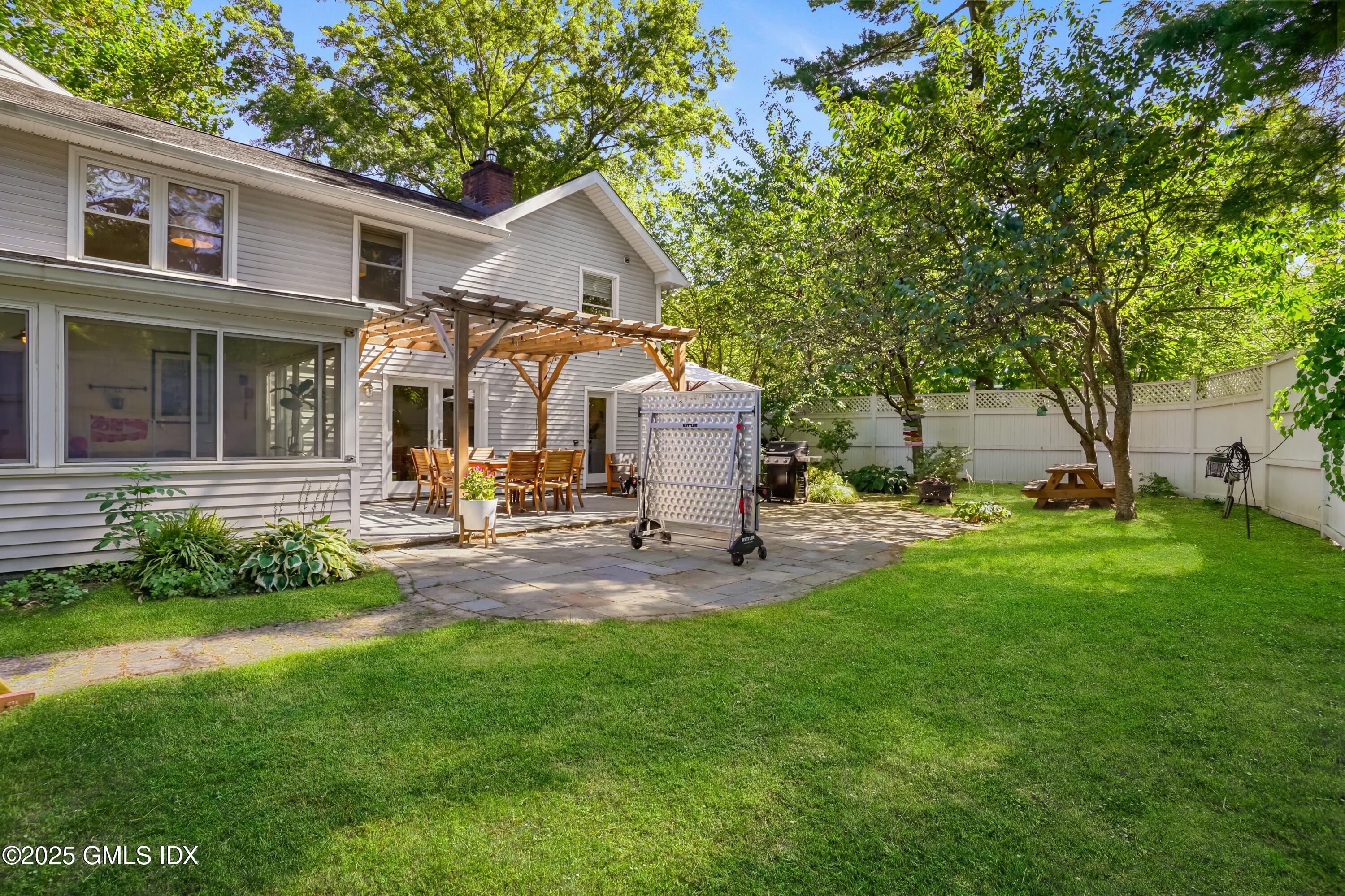 2 Midbrook Lane