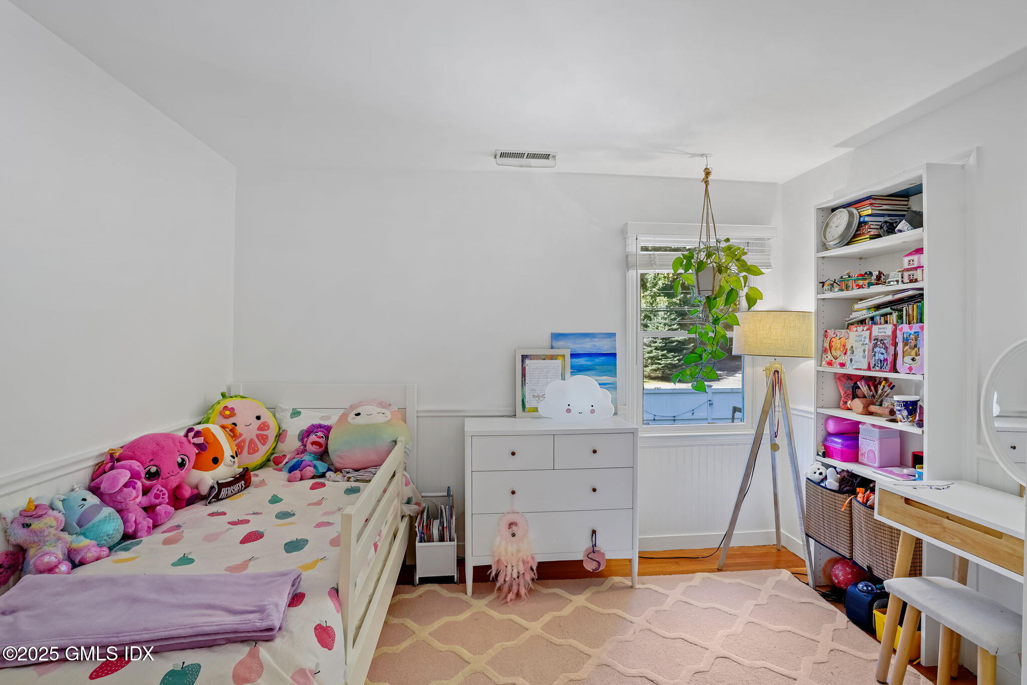 2 Midbrook Lane