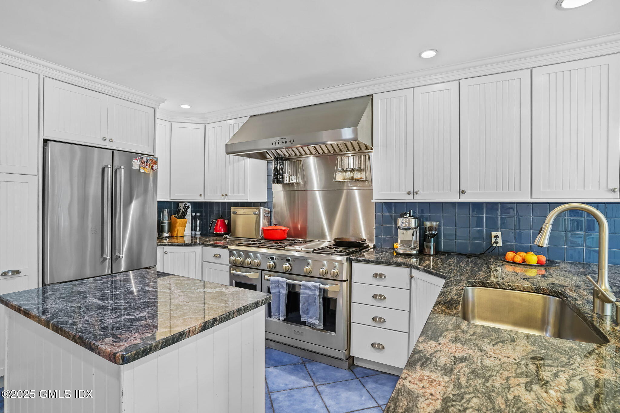 2 Midbrook Lane