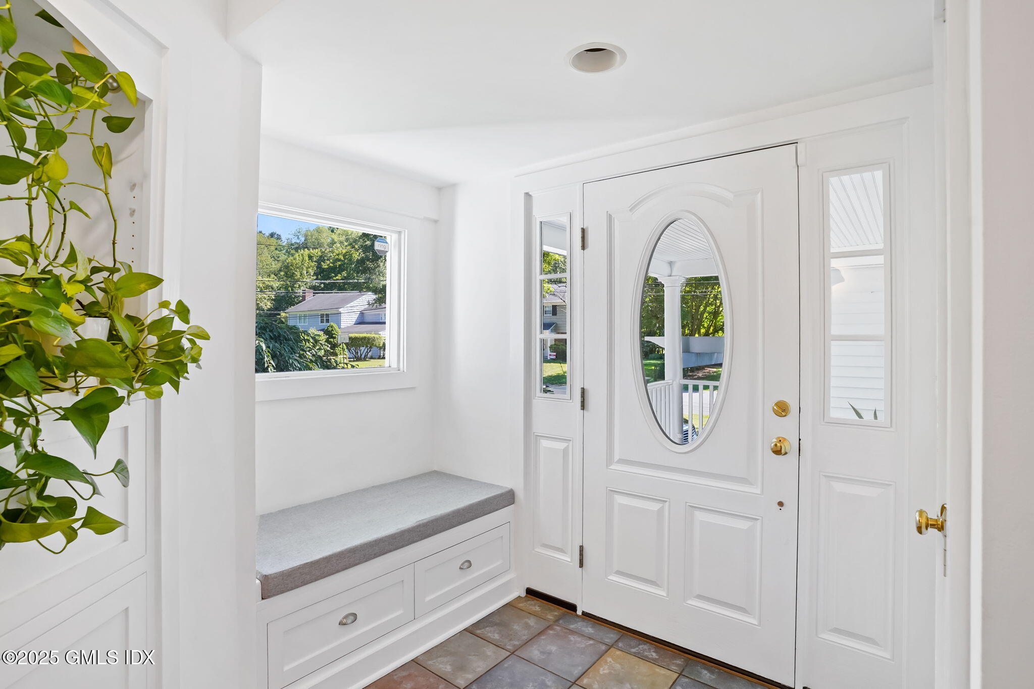 2 Midbrook Lane