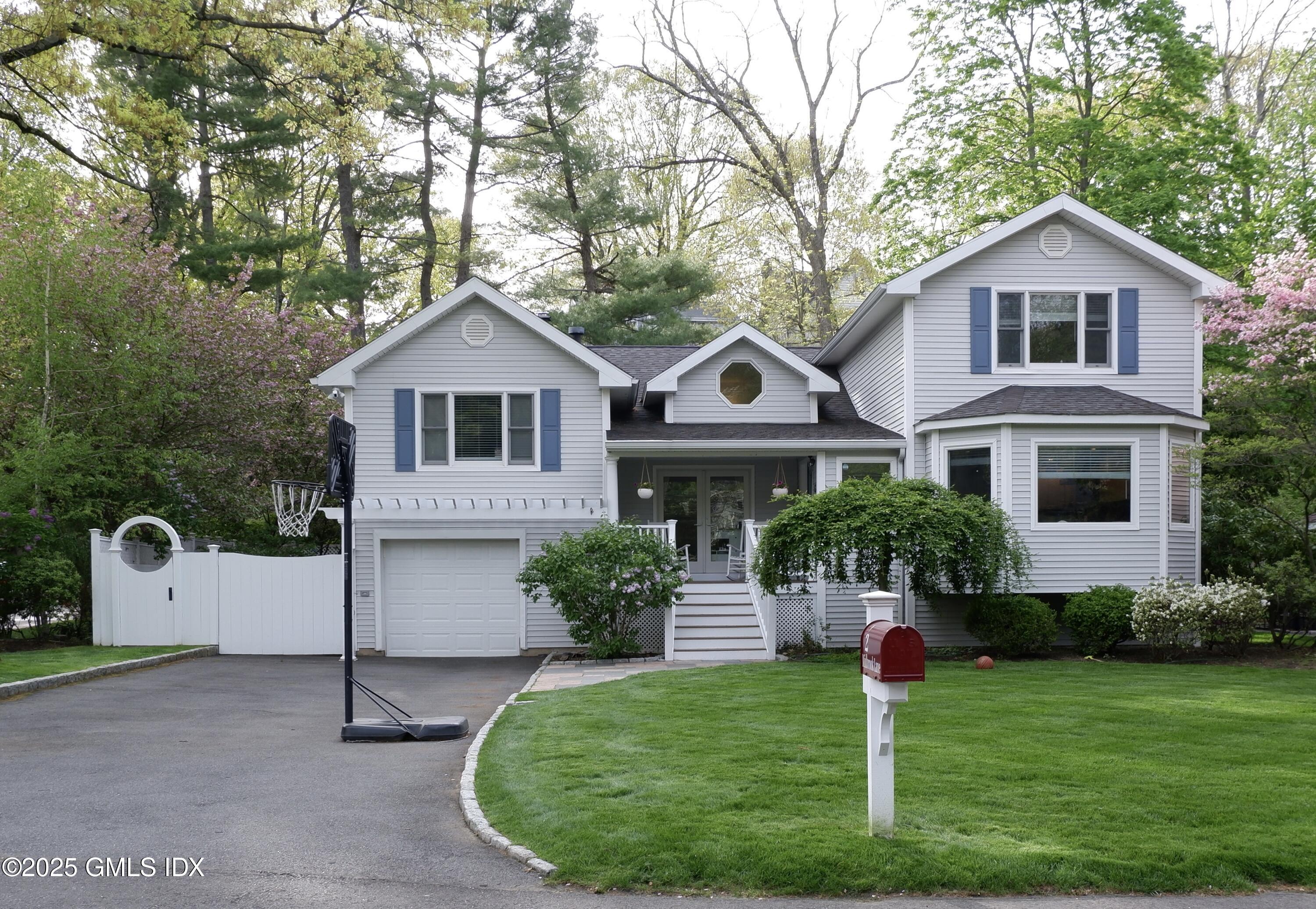 2 Midbrook Lane