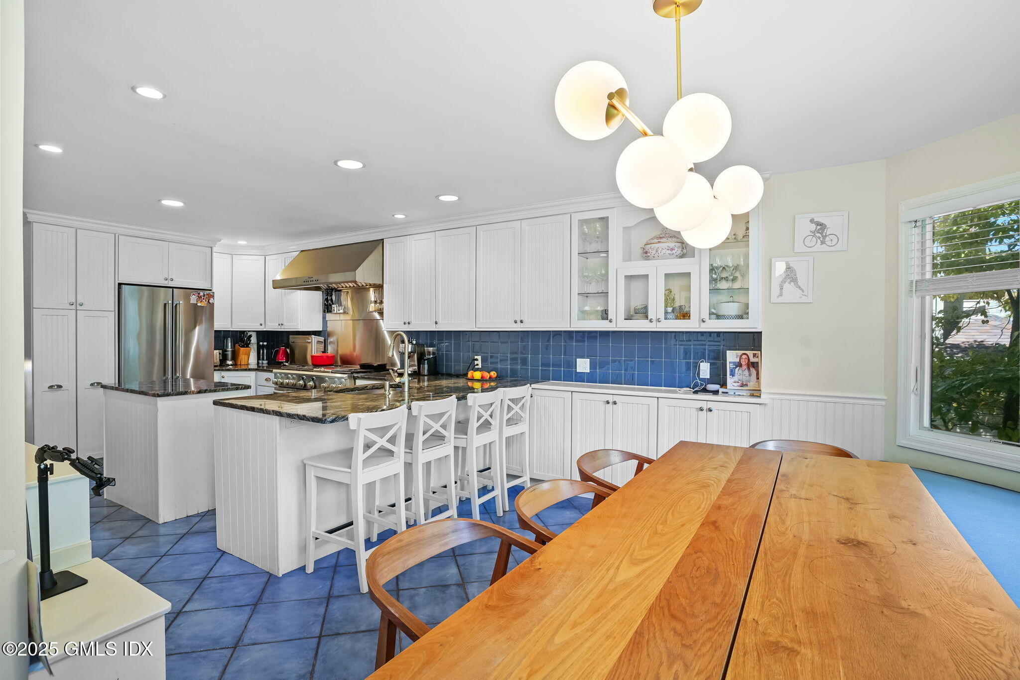 2 Midbrook Lane