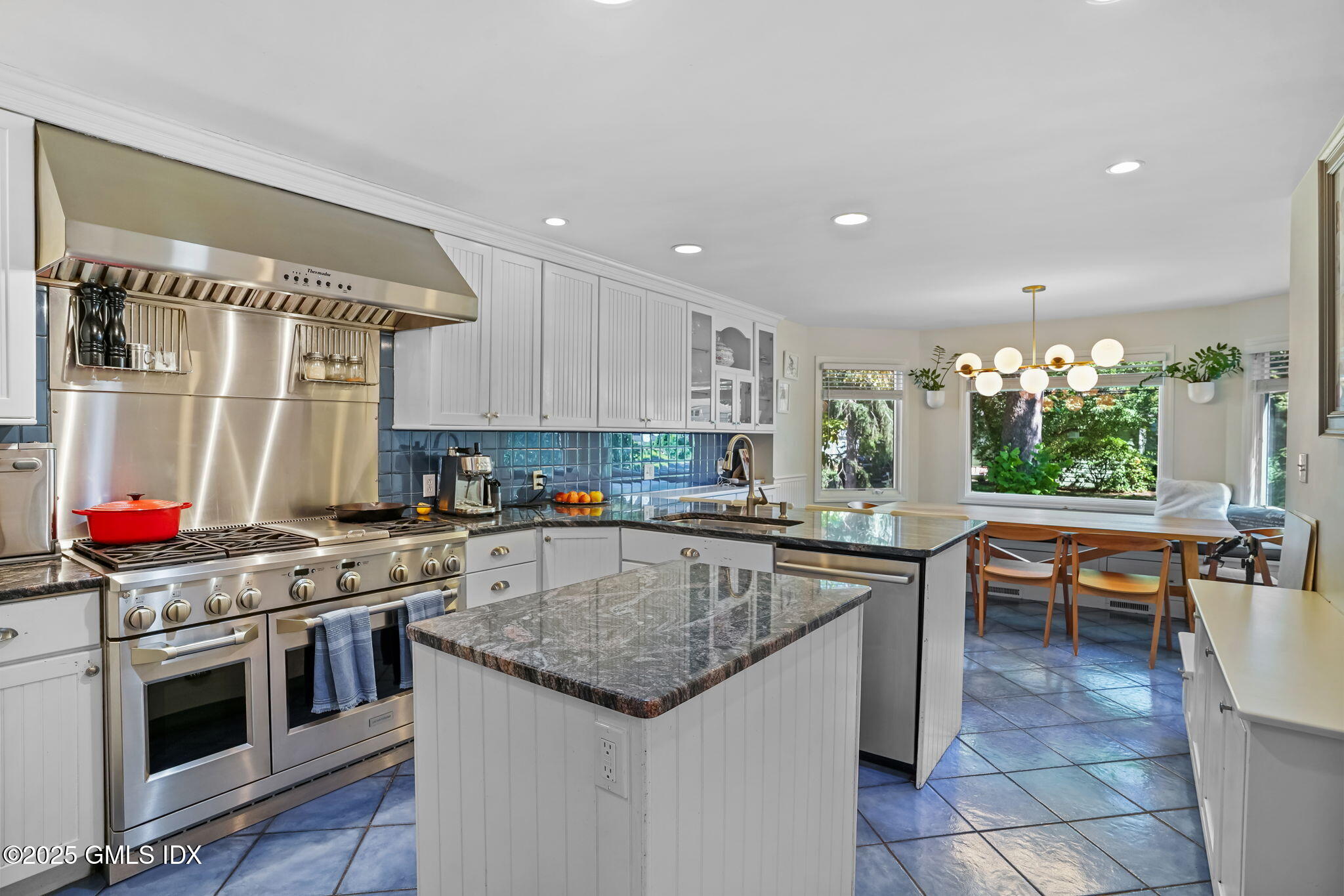 2 Midbrook Lane